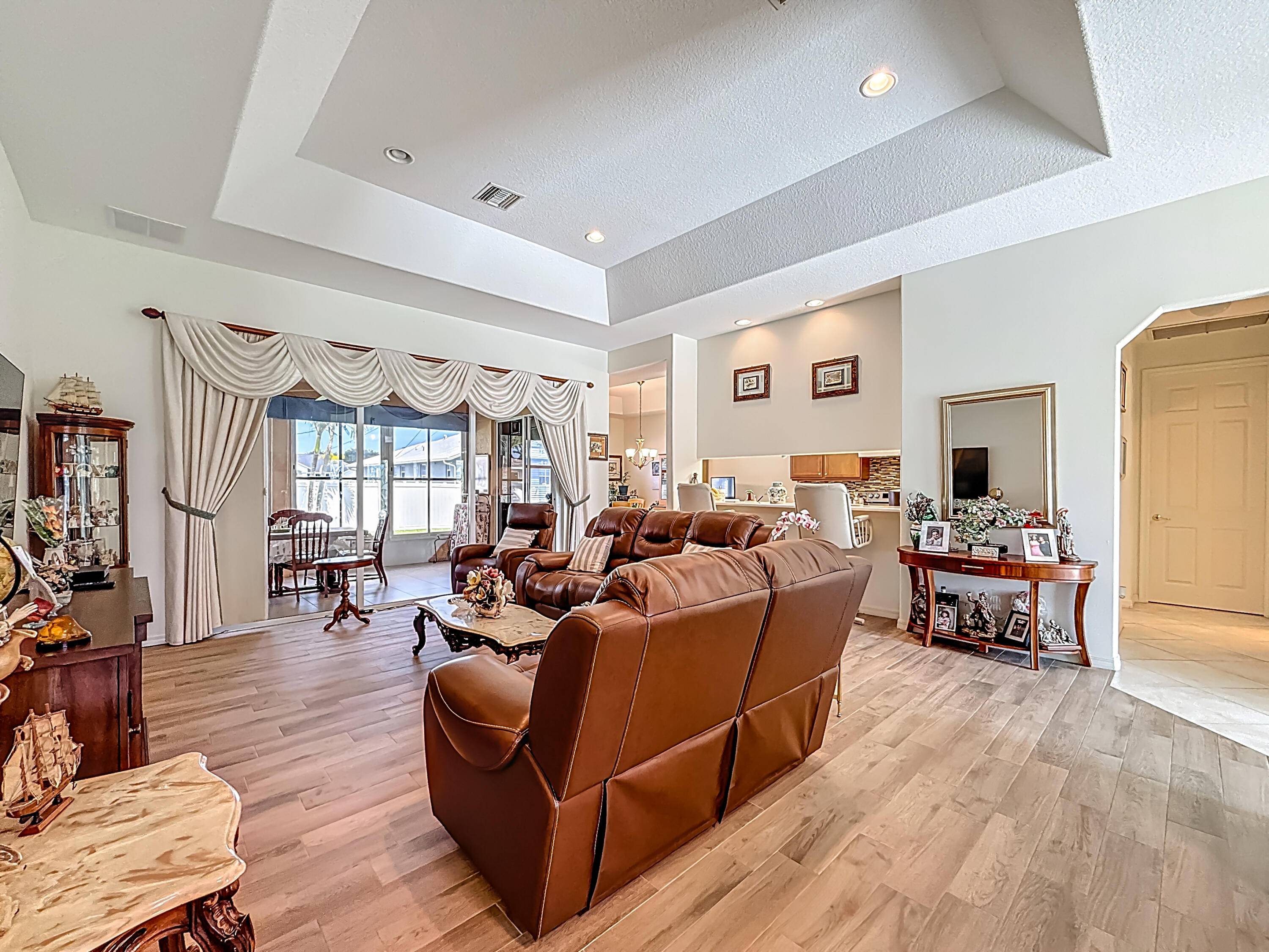 Port Saint Lucie, FL 34984,633 SE Dean TER