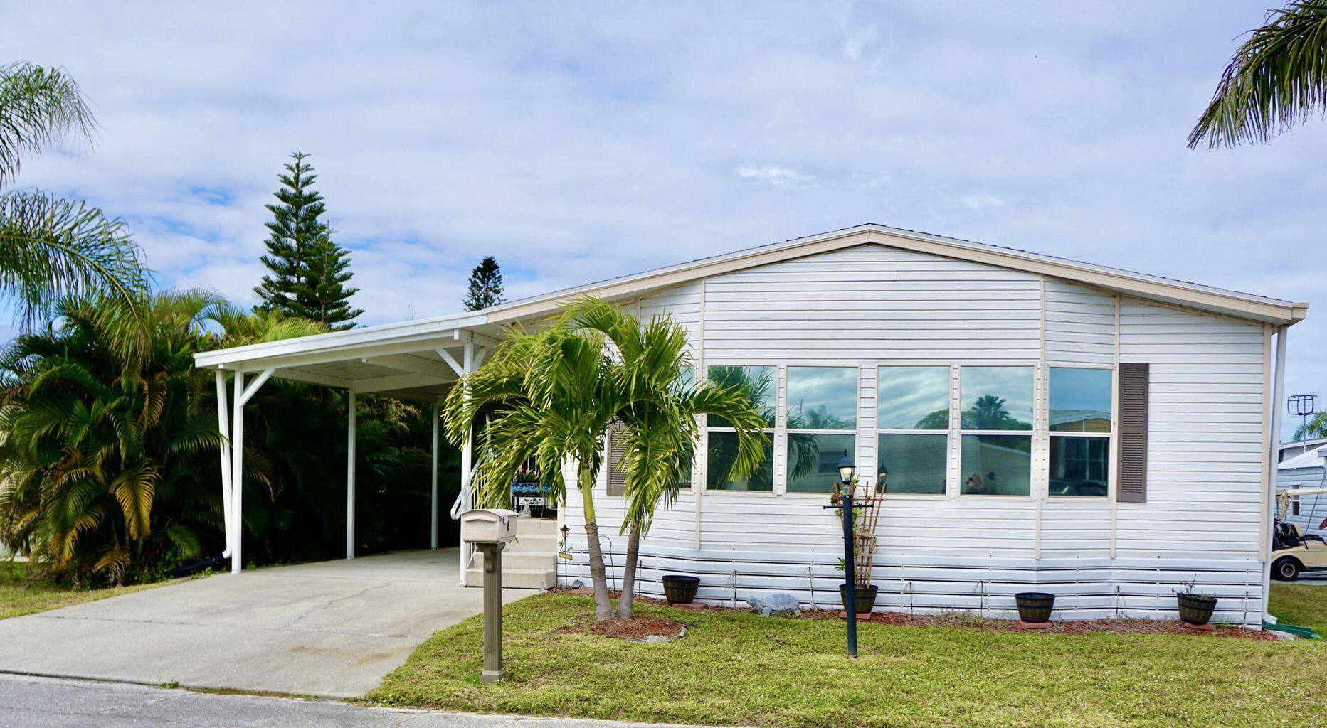 Port Saint Lucie, FL 34952,8 Andalusia LN