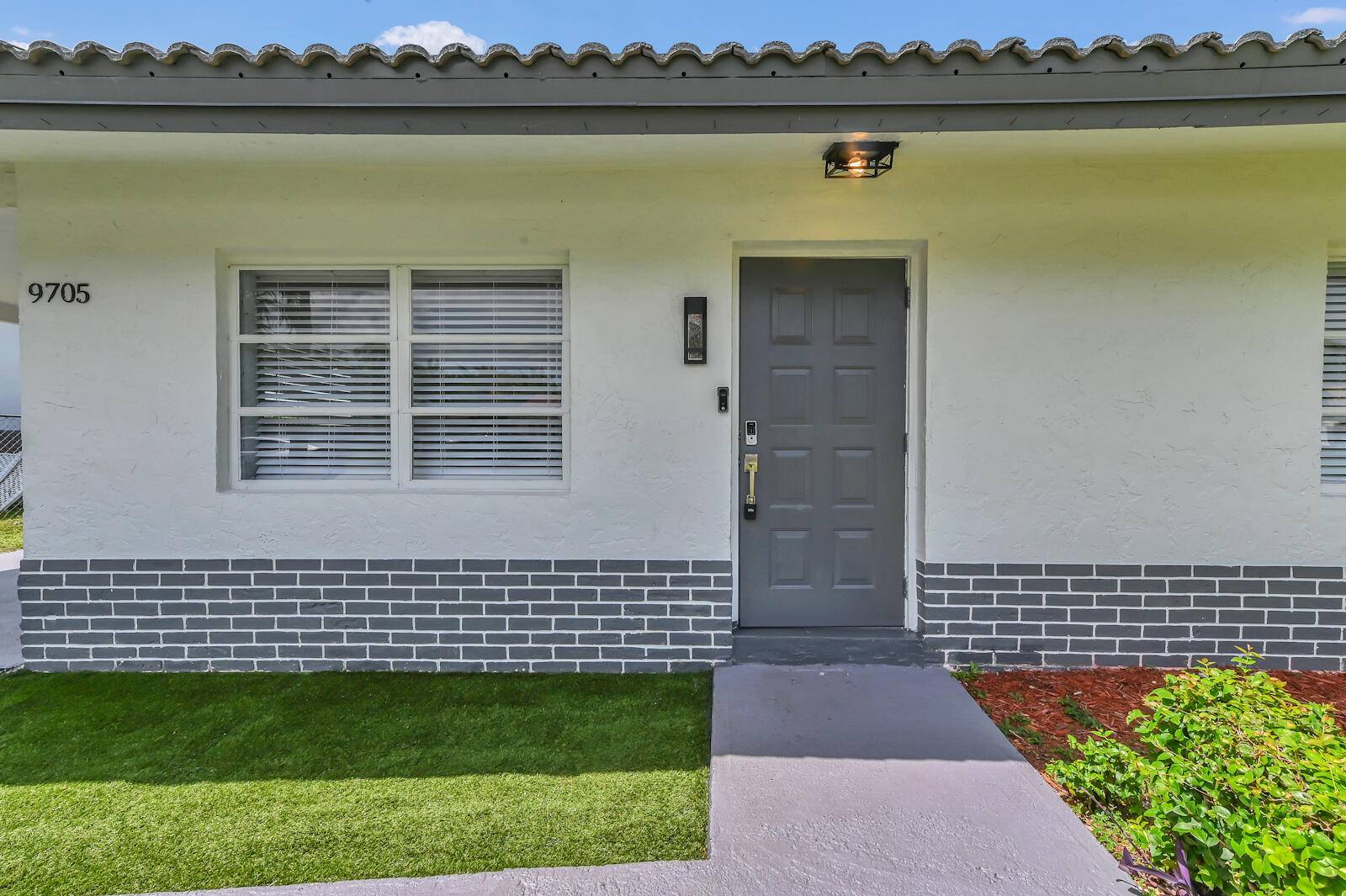 Tamarac, FL 33321,9705 NW 70th CT