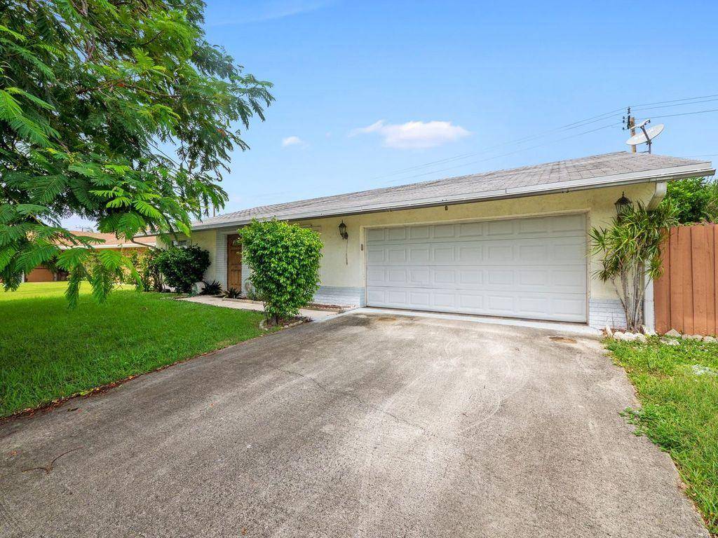 Lake Worth, FL 33463,6088 Plains DR