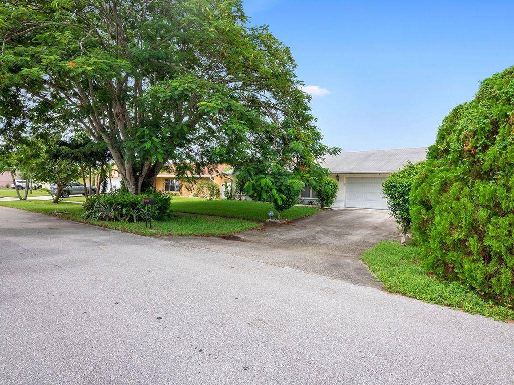 Lake Worth, FL 33463,6088 Plains DR
