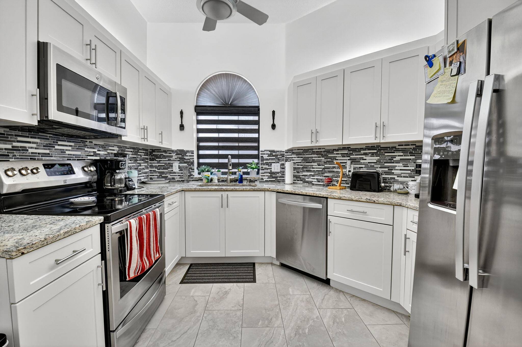 Boynton Beach, FL 33437,5203 Europa DR N