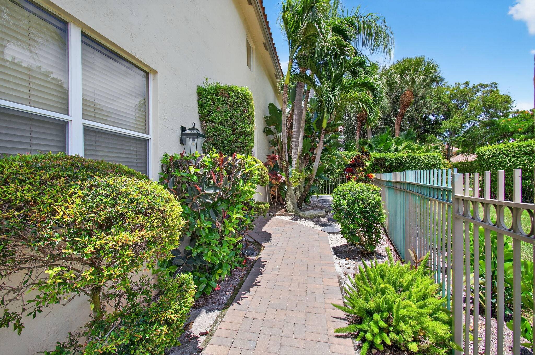 Boca Raton, FL 33496,2621 NW 53rd DR