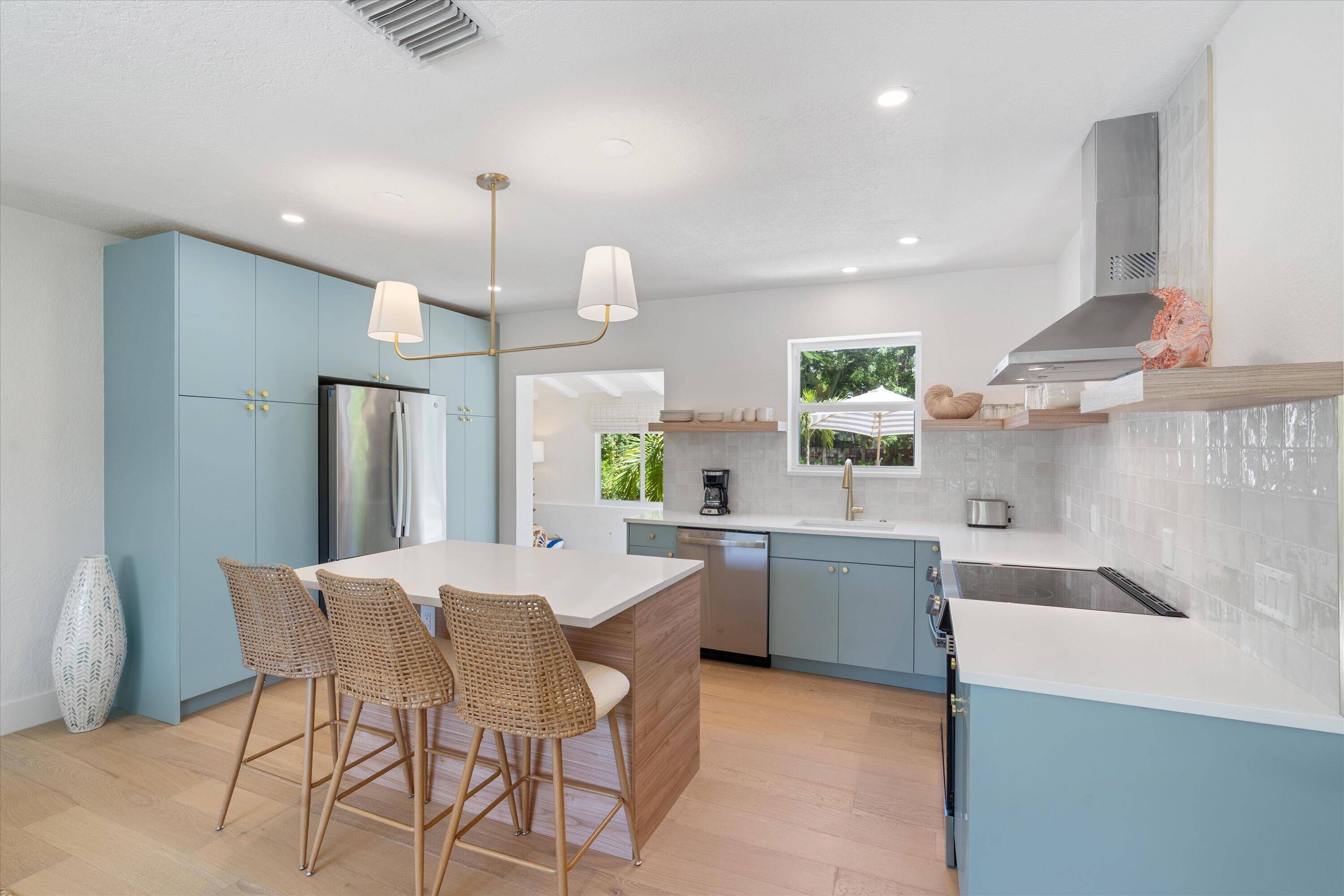 West Palm Beach, FL 33405,353 Gregory RD