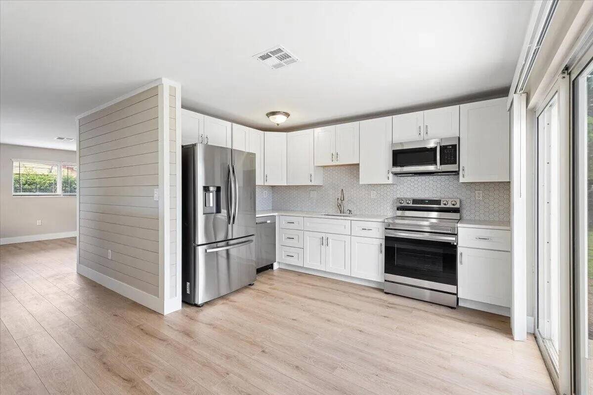 Palm Beach Gardens, FL 33410,9265 Bloomfield DR