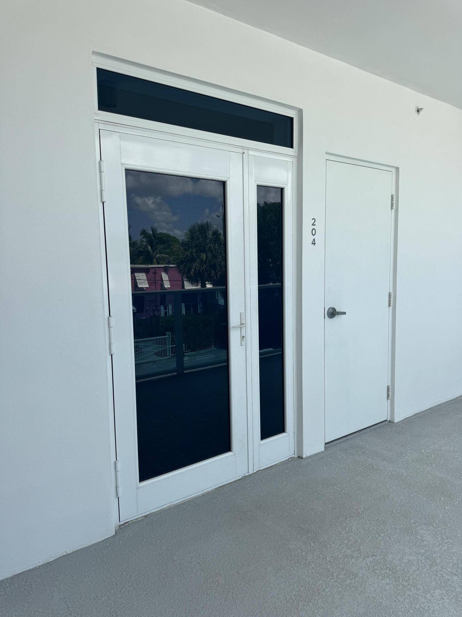 Lake Worth Beach, FL 33460,1 S Palmway 204
