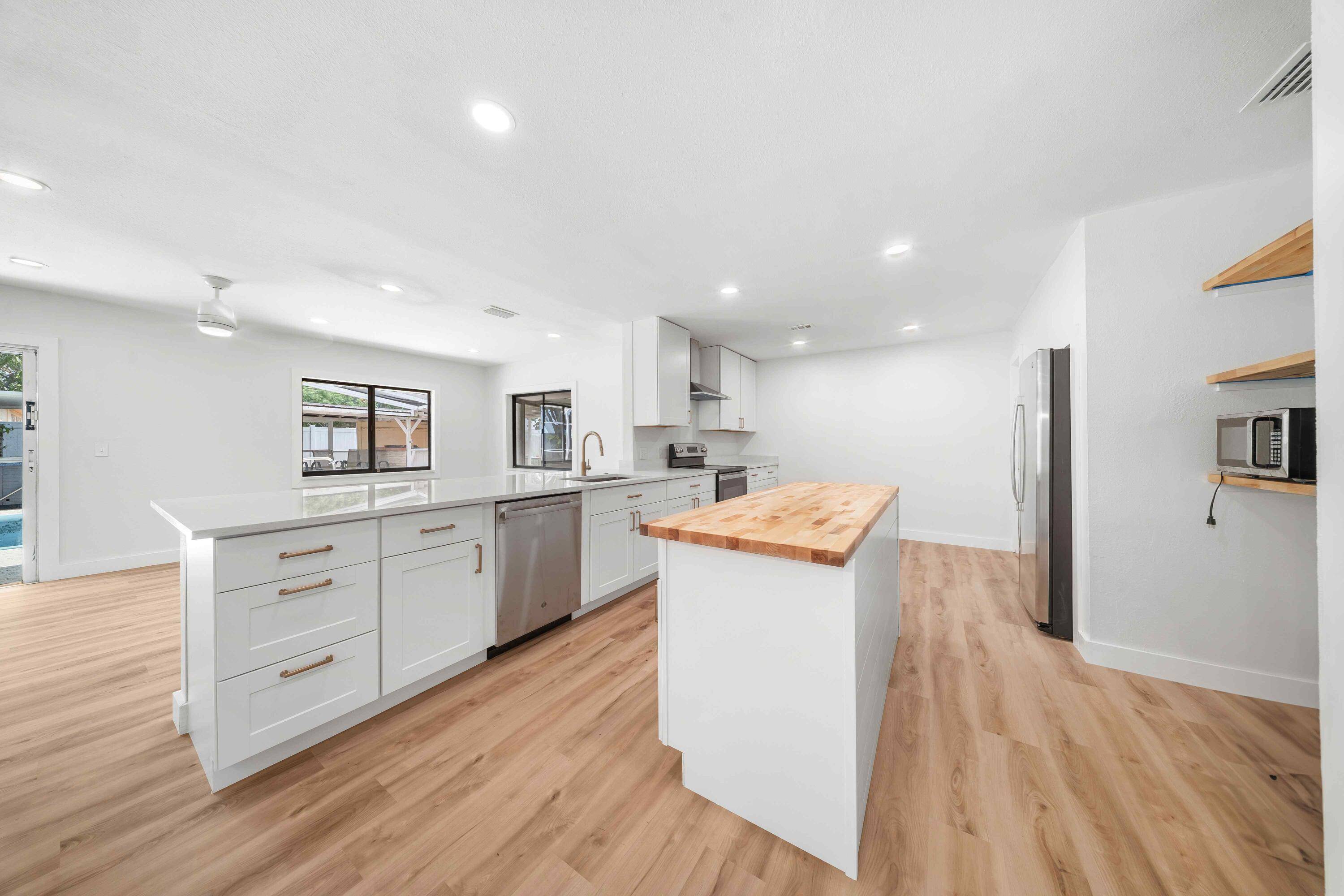 Sebastian, FL 32958,948 Canal CIR