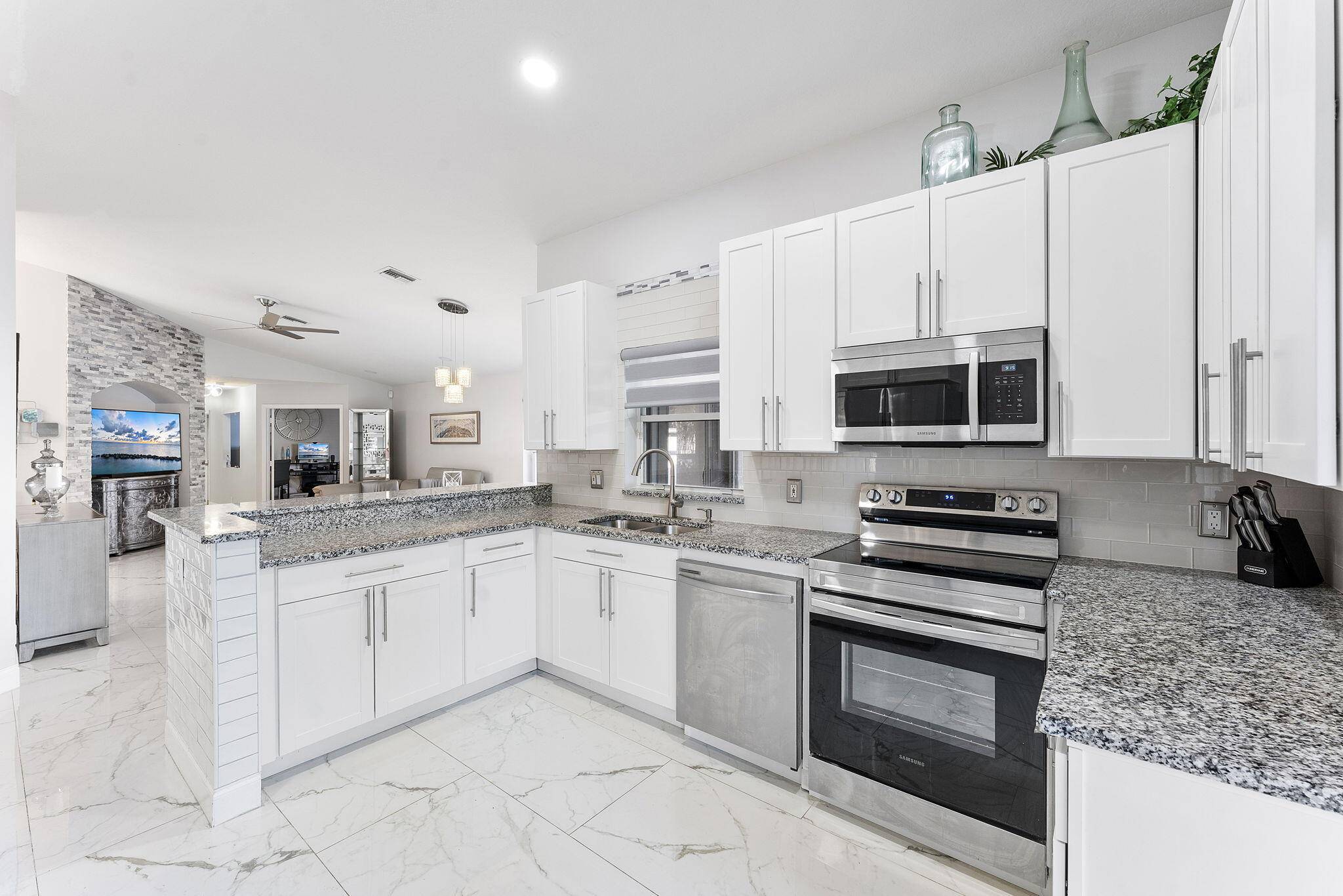 Boynton Beach, FL 33437,7143 Whitfield AVE