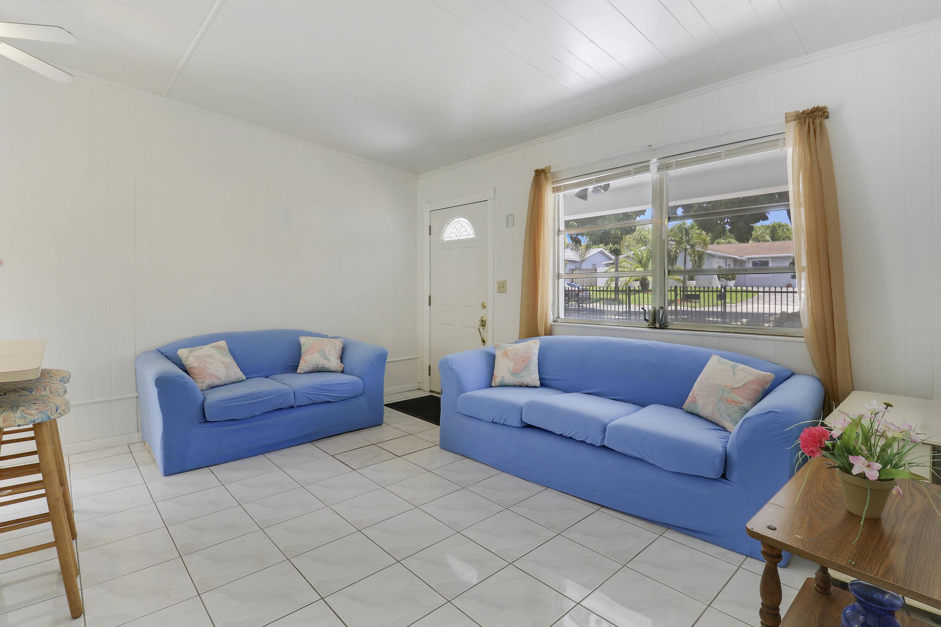 West Palm Beach, FL 33405,5519 Columbus RD