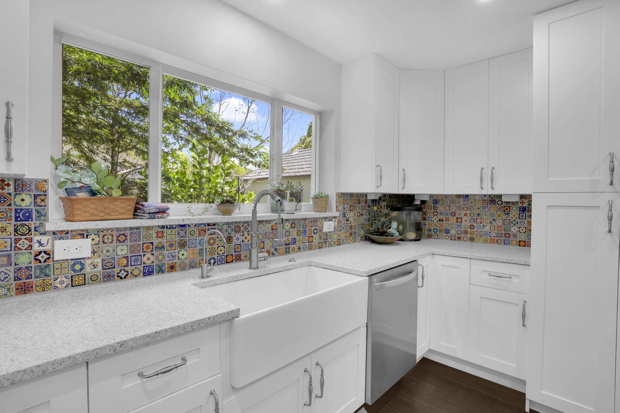 Delray Beach, FL 33444,1512 Hummingbird DR