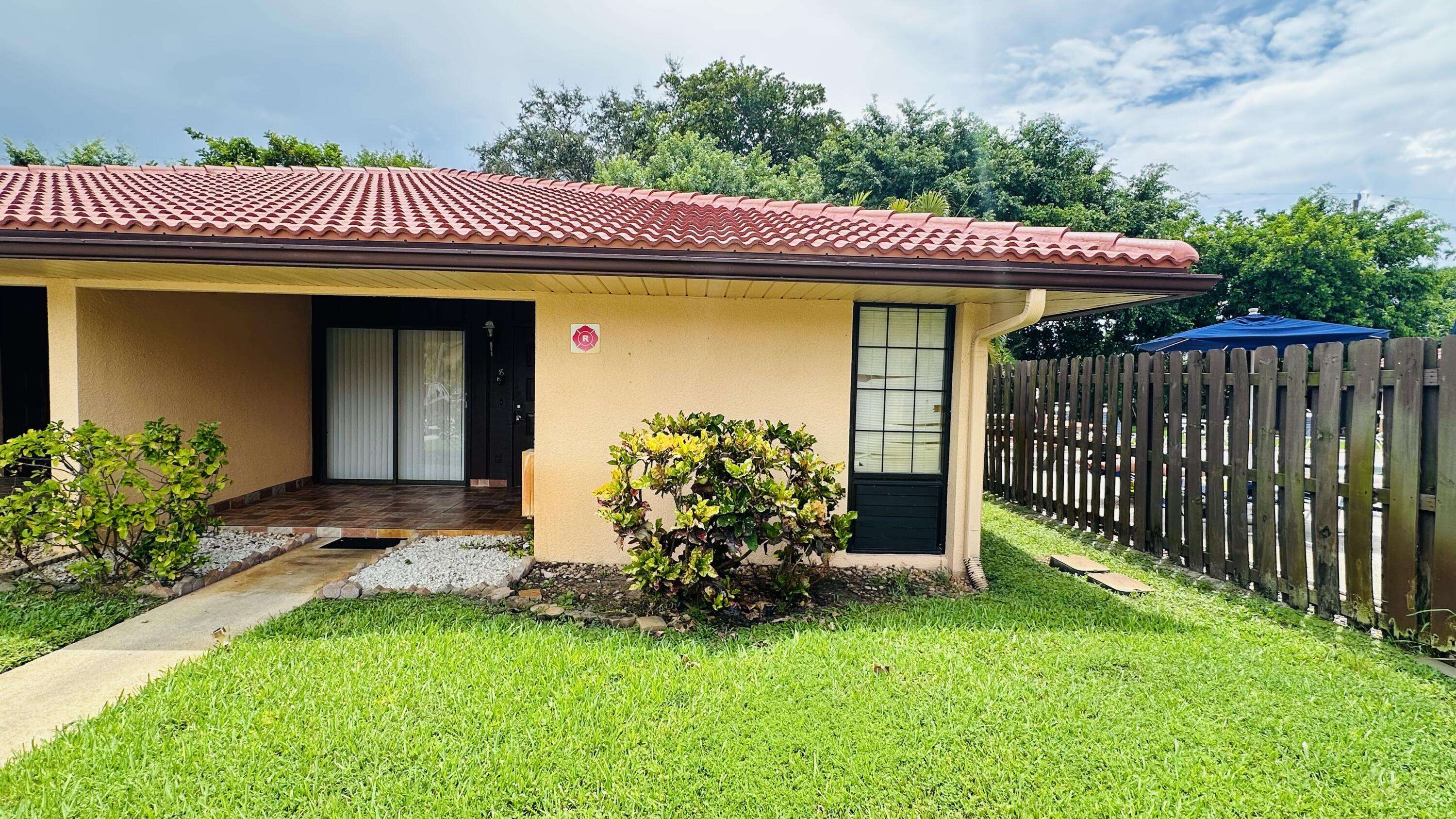 West Palm Beach, FL 33415,5935 Forest Hill Blvd 8