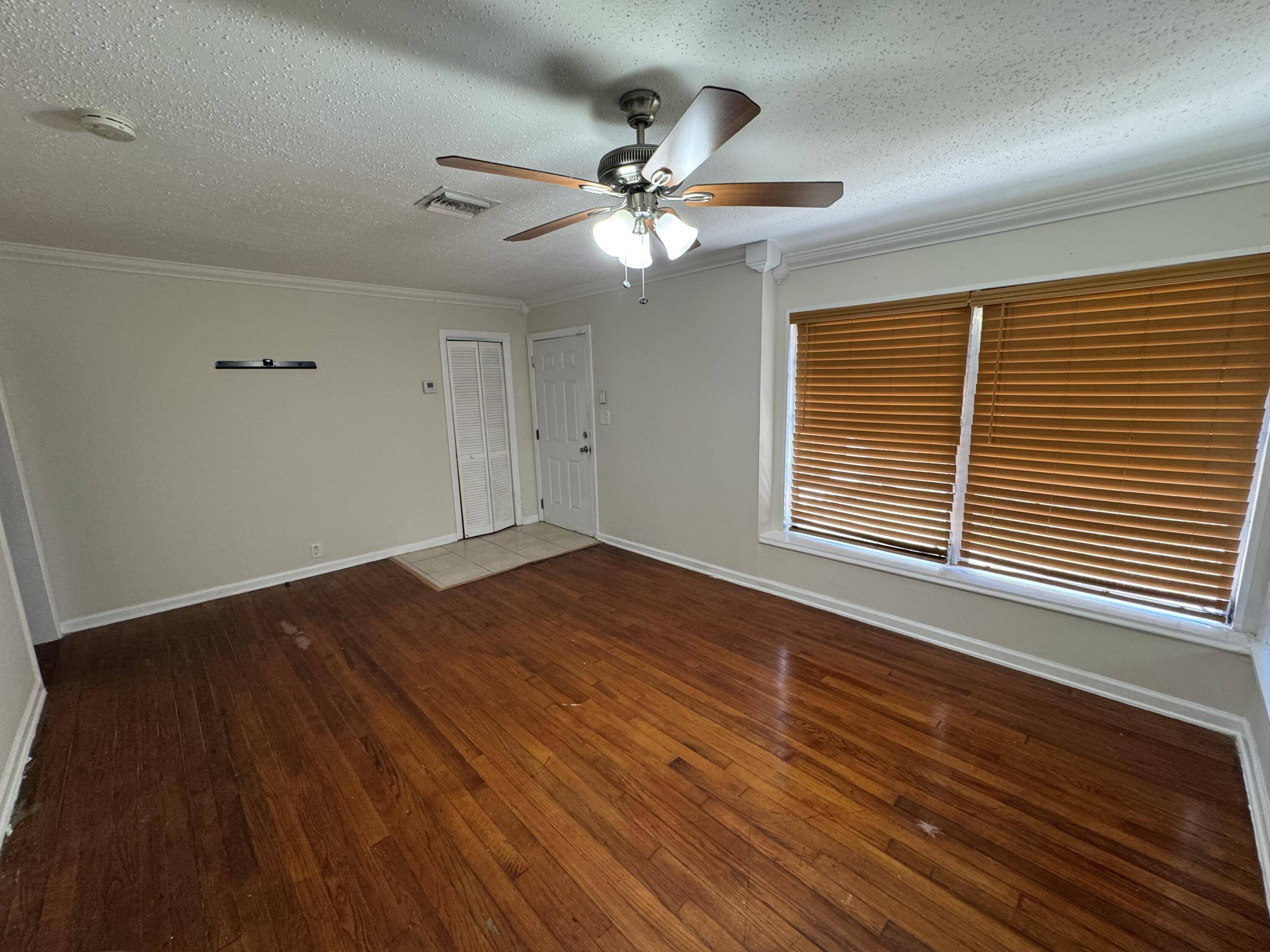 West Palm Beach, FL 33407,517 45th ST