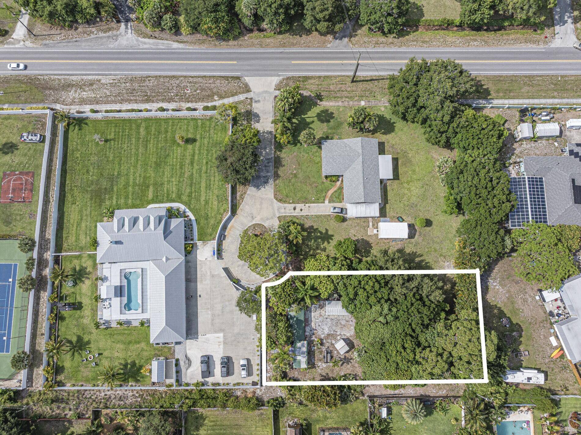 Vero Beach, FL 32962,445 9th CT