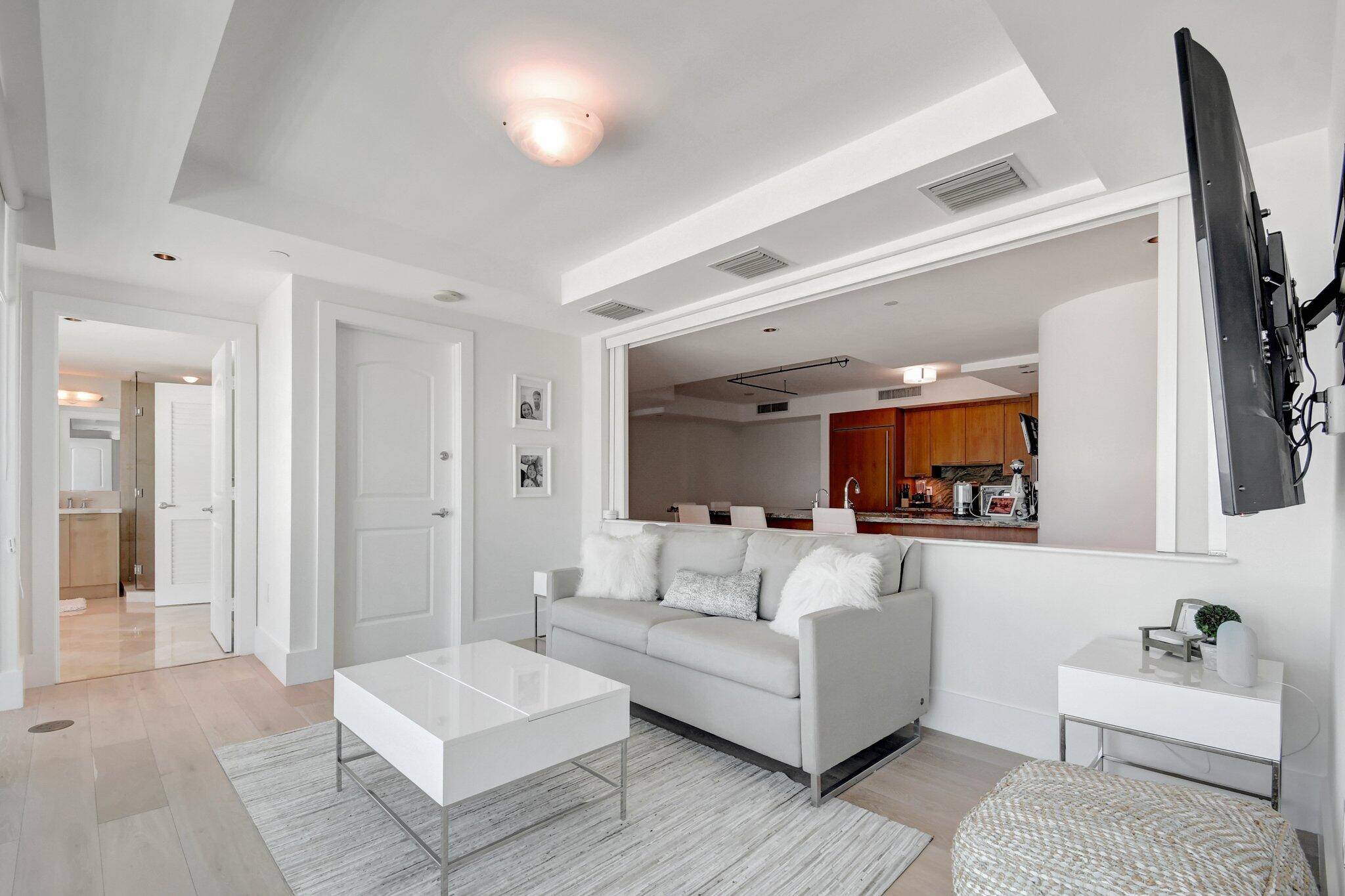 Fort Lauderdale, FL 33316,1200 Holiday DR 1001