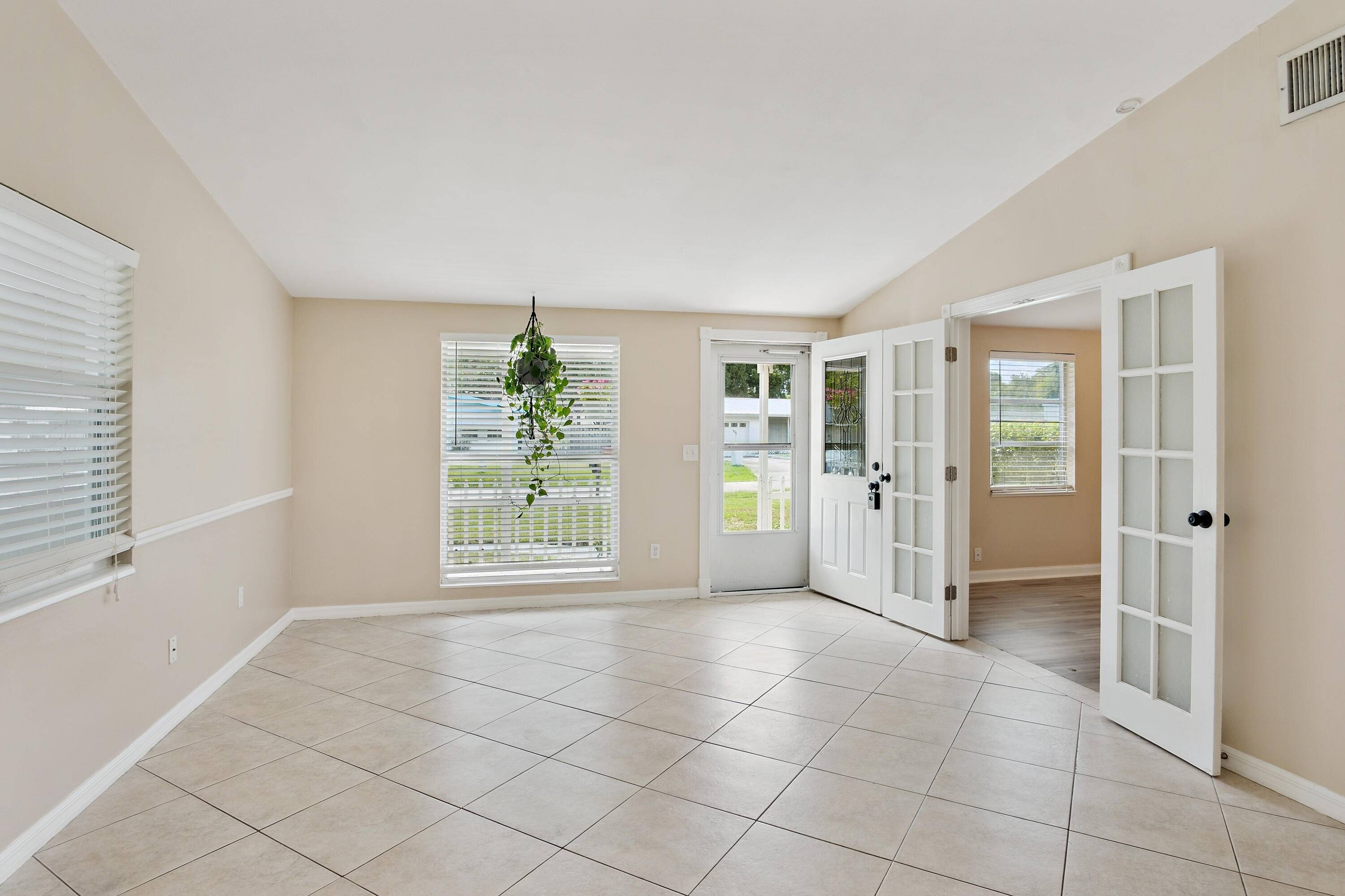 Port Saint Lucie, FL 34952,422 E Coconut AVE