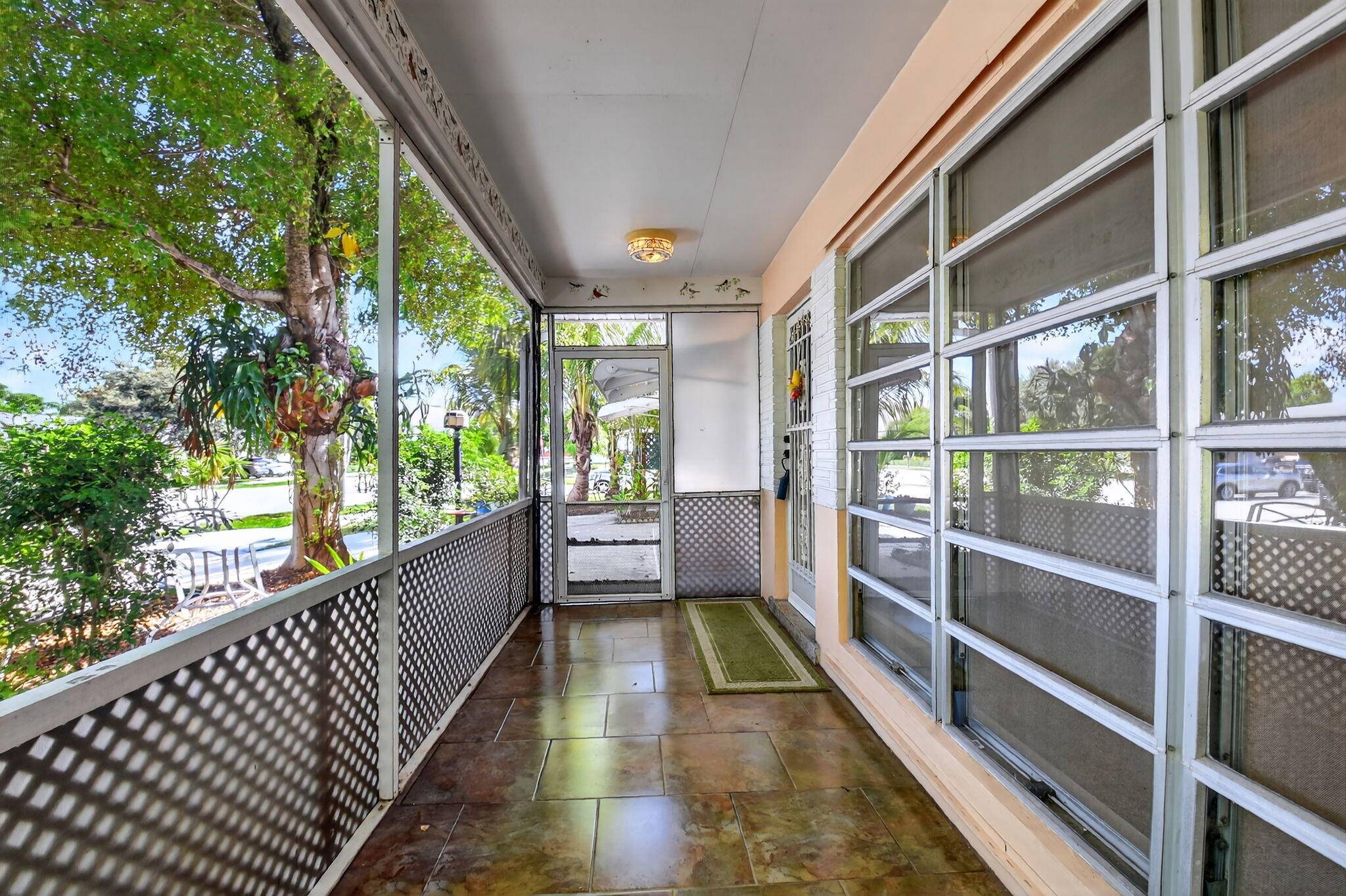 Lake Worth Beach, FL 33461,702 Sunset DR