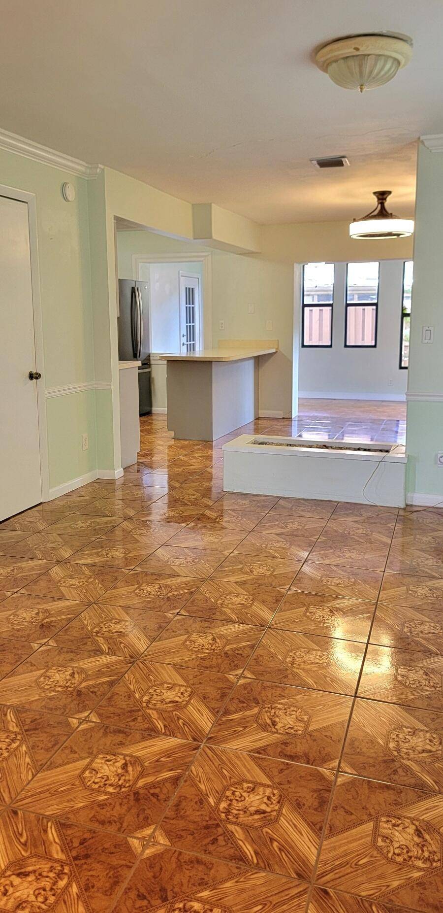 Palm Beach Gardens, FL 33403,323 Sandtree DR