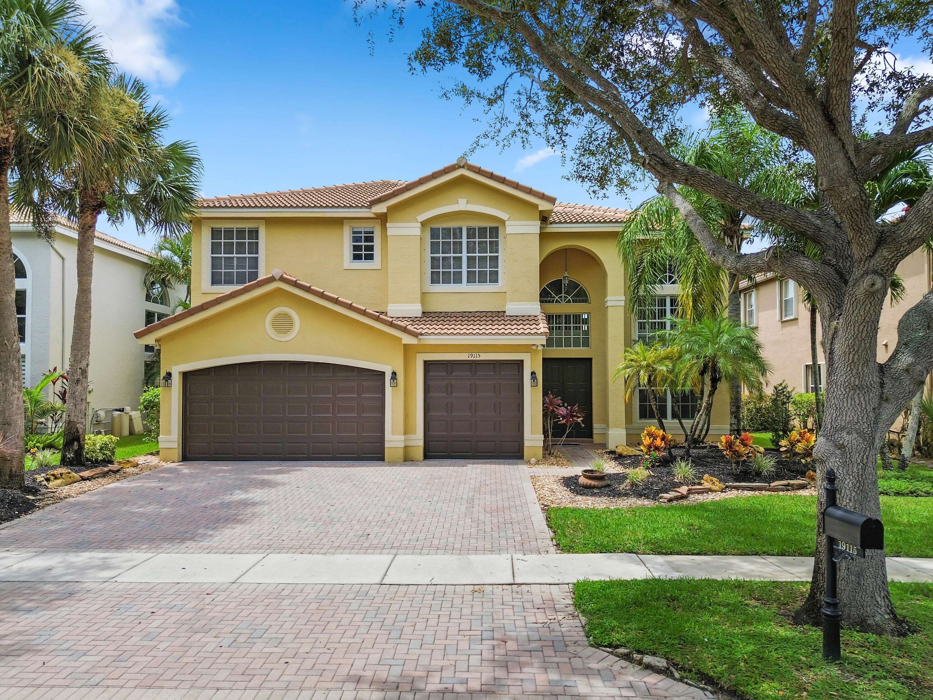 Boca Raton, FL 33498,19115 Two River LN