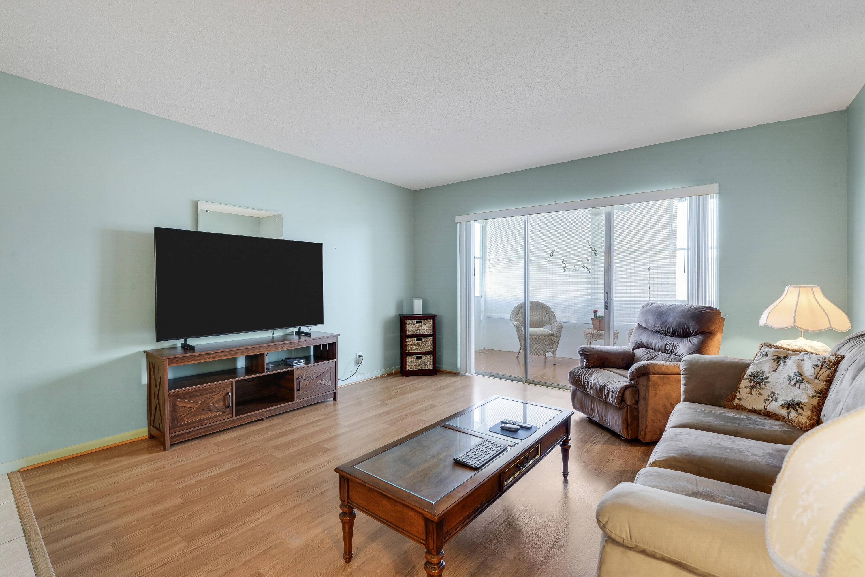 Palm Springs, FL 33461,721 Lori DR 303