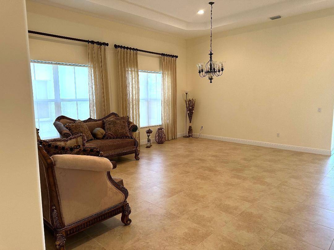 Lake Worth, FL 33463,6297 Vireo CT