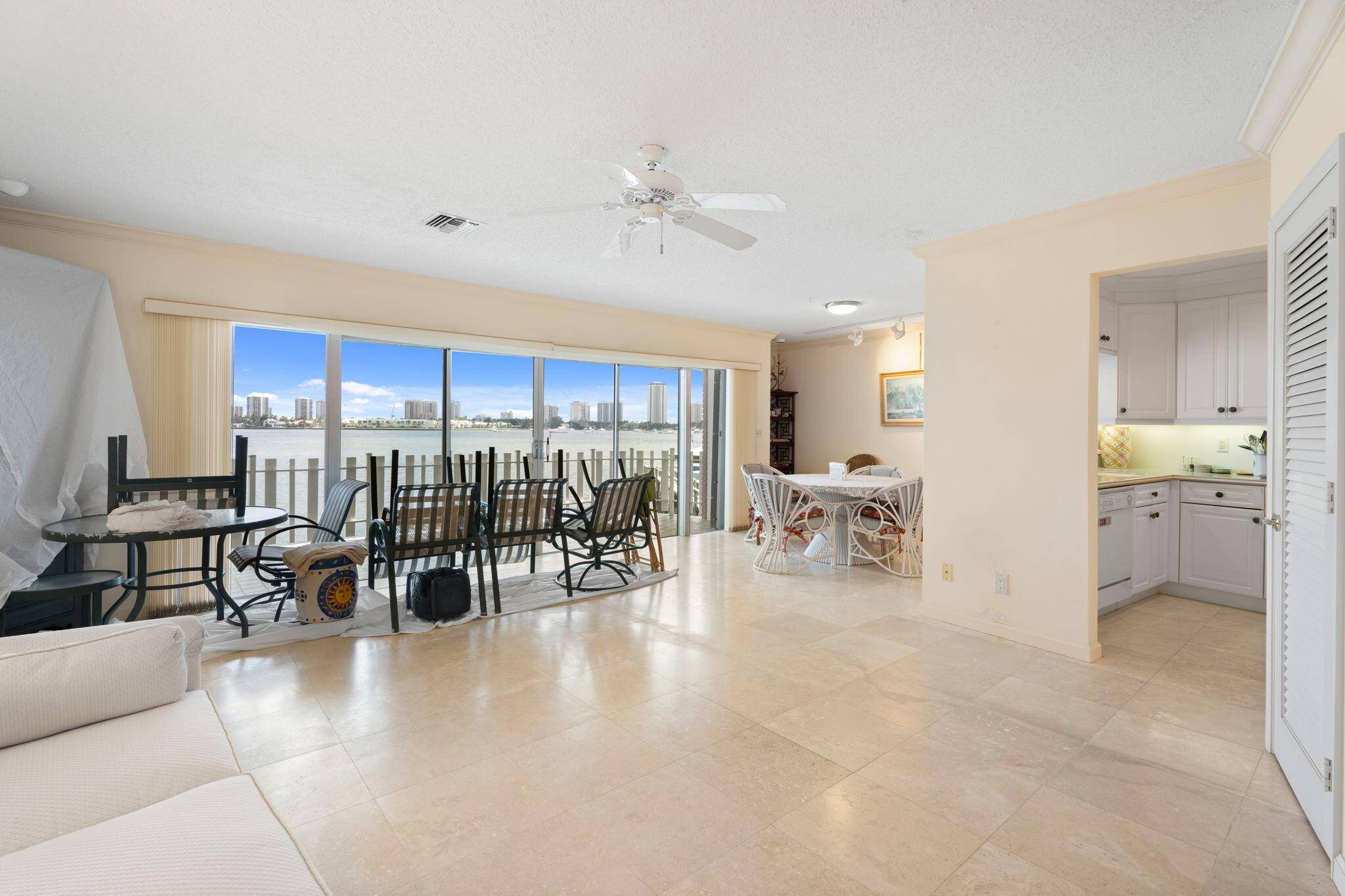 Riviera Beach, FL 33404,371 Wilma CIR 5