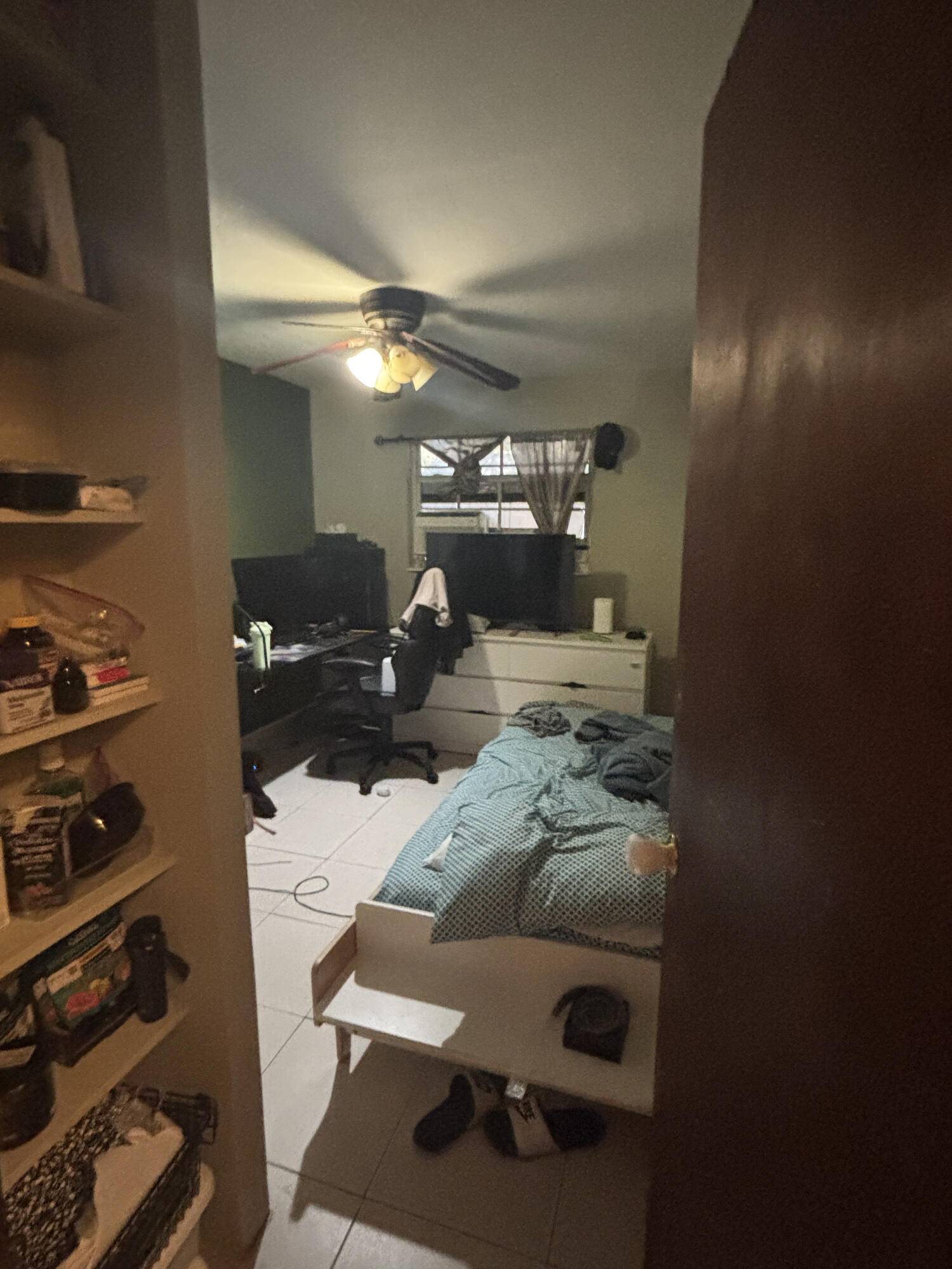 Oakland Park, FL 33334,340 NE 58th ST B