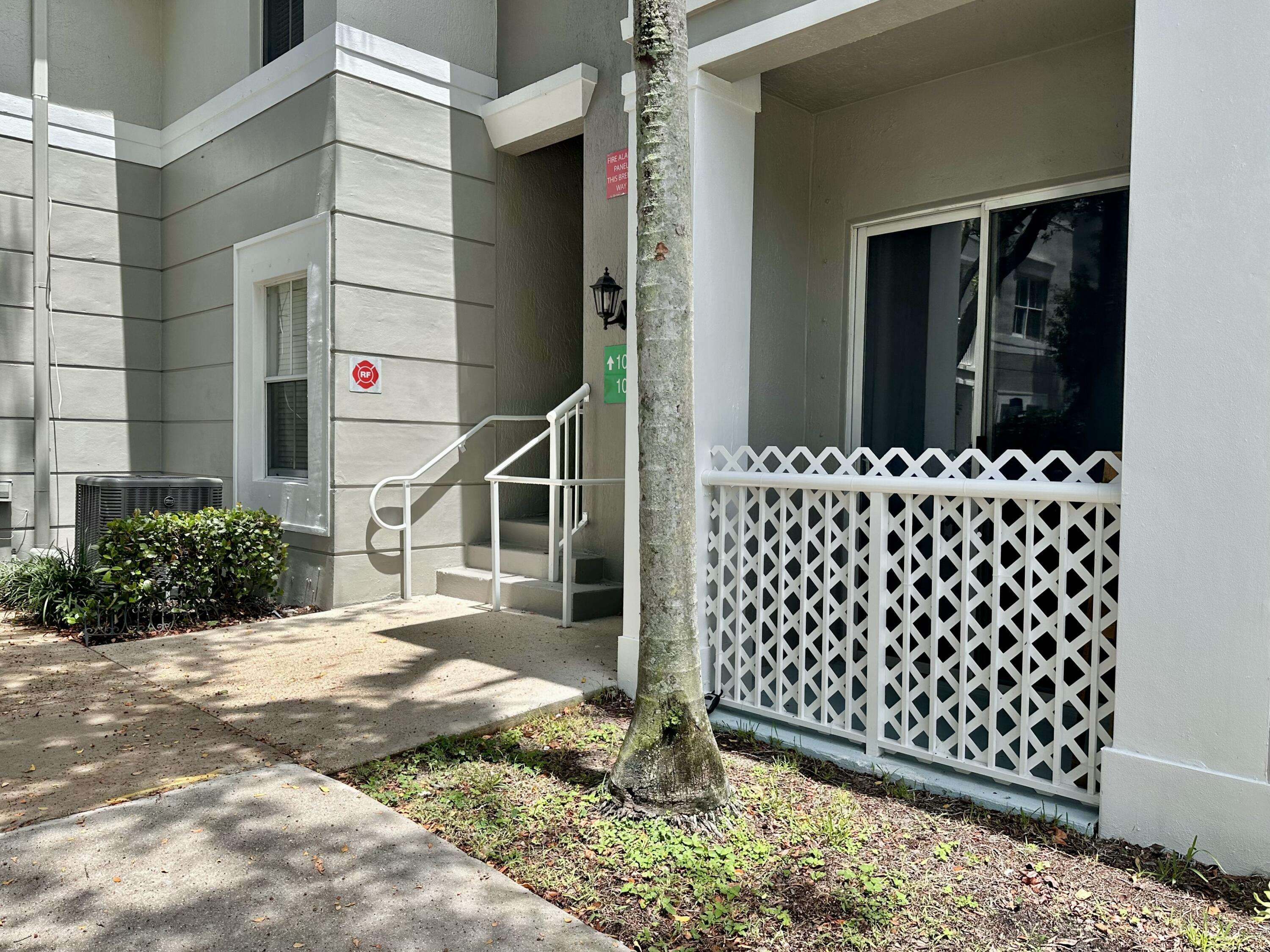 Royal Palm Beach, FL 33414,1002 Shoma DR