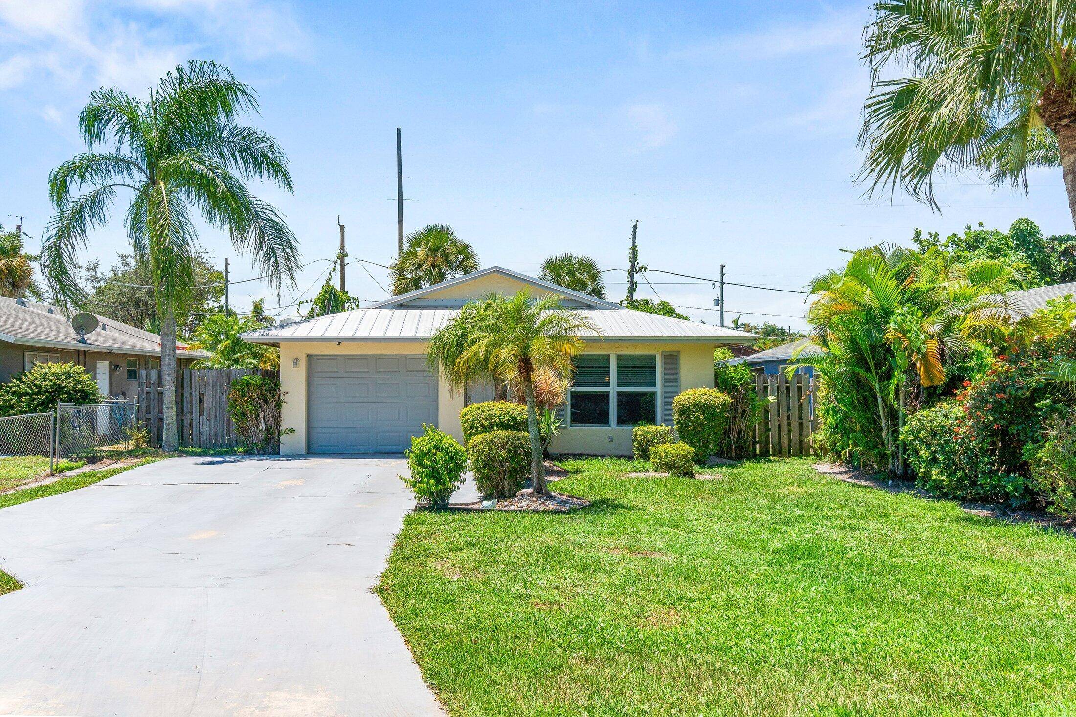 Lake Worth, FL 33463,7731 4th TER