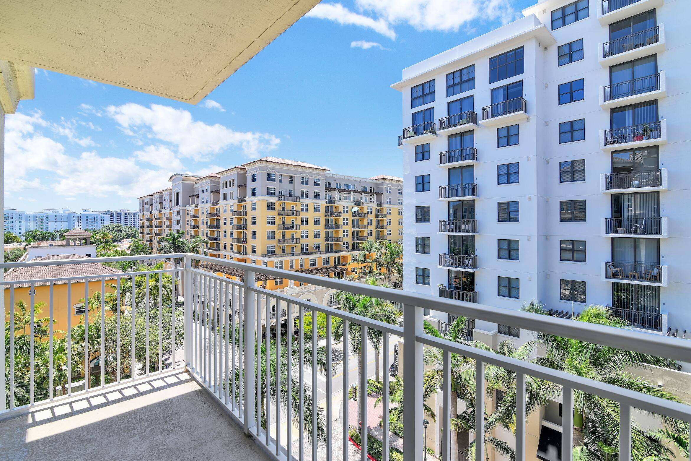 Boca Raton, FL 33432,99 SE Mizner BLVD 731