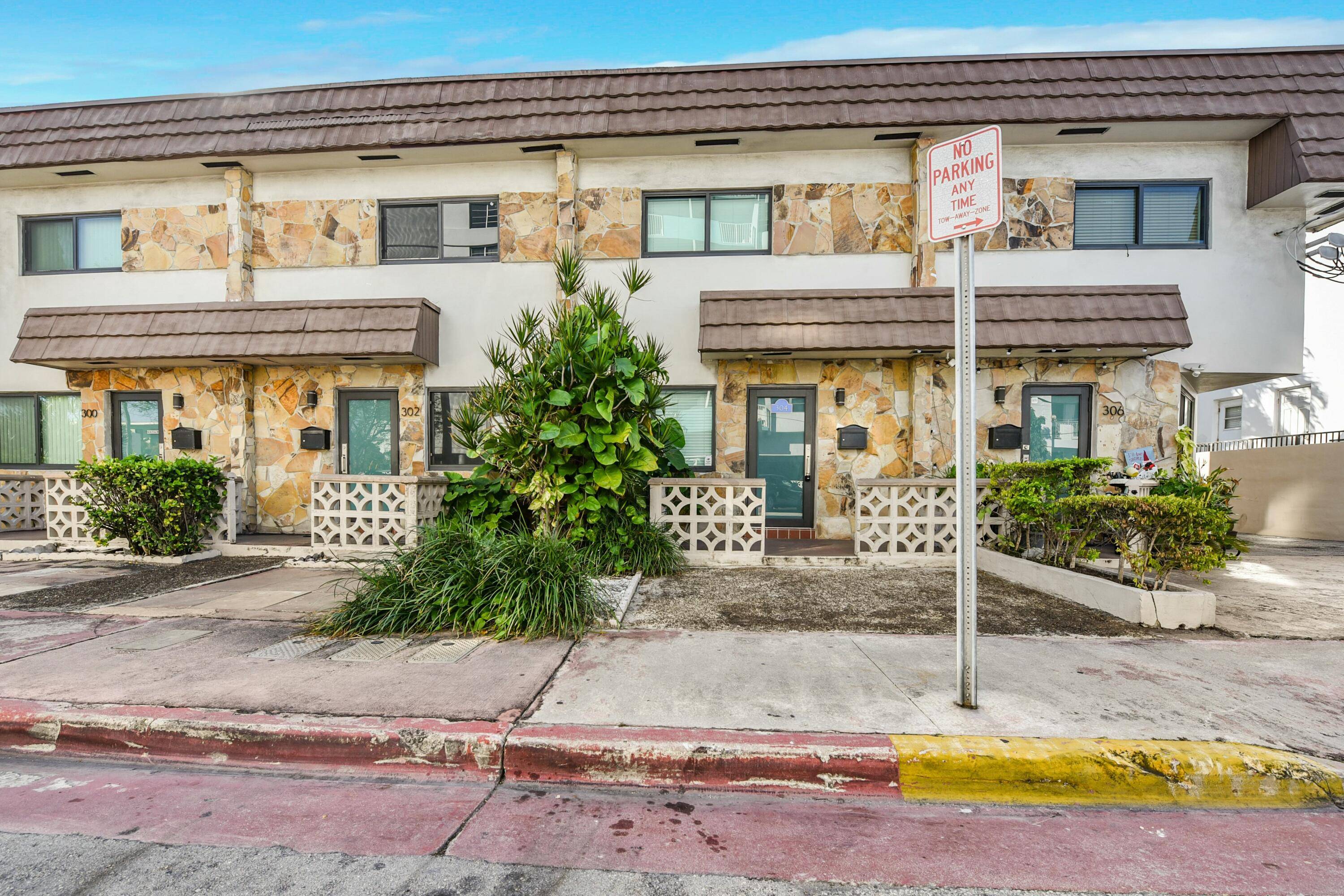 Miami Beach, FL 33141,300 80th ST 300