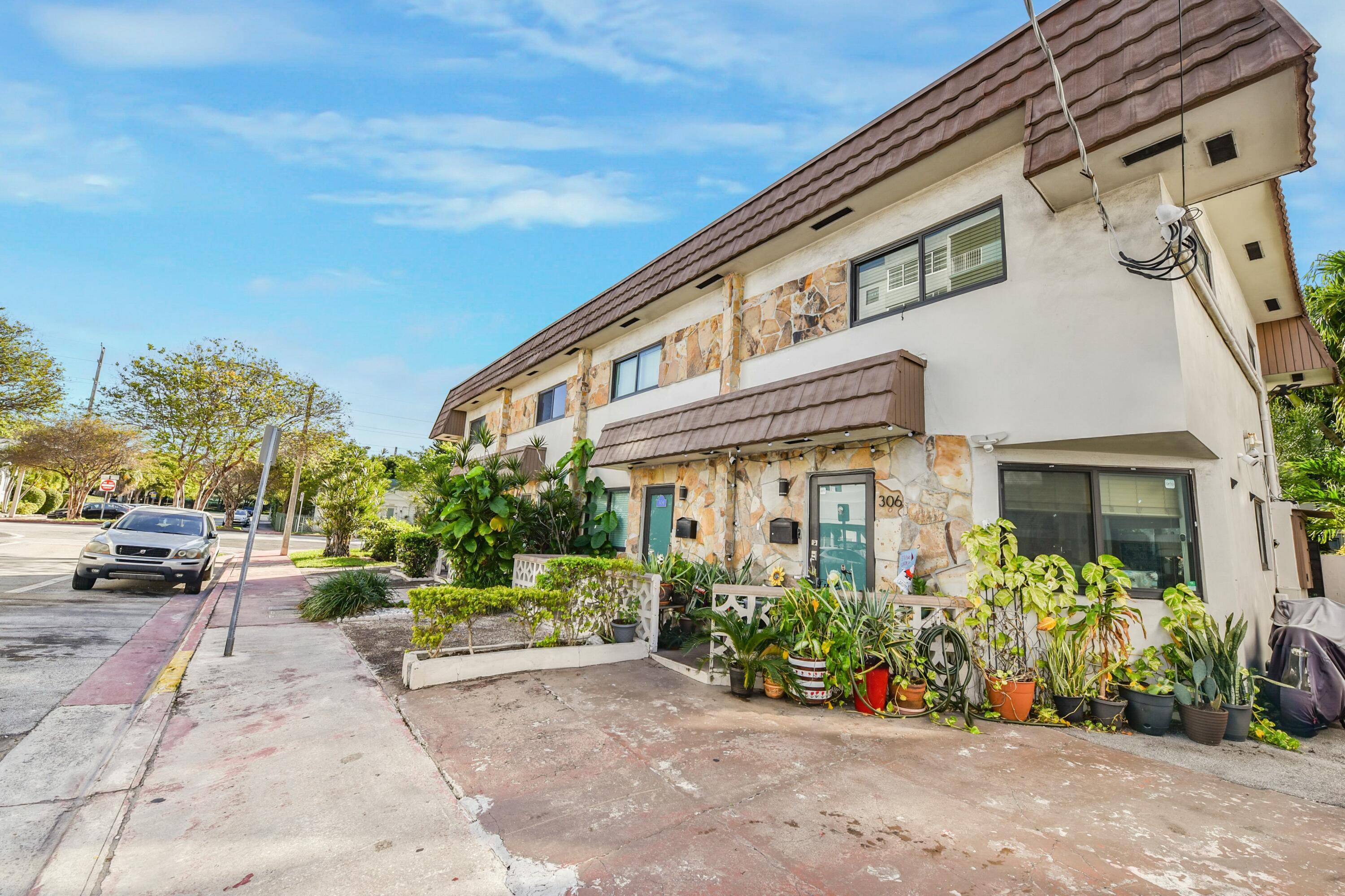 Miami Beach, FL 33141,300 80th ST 300