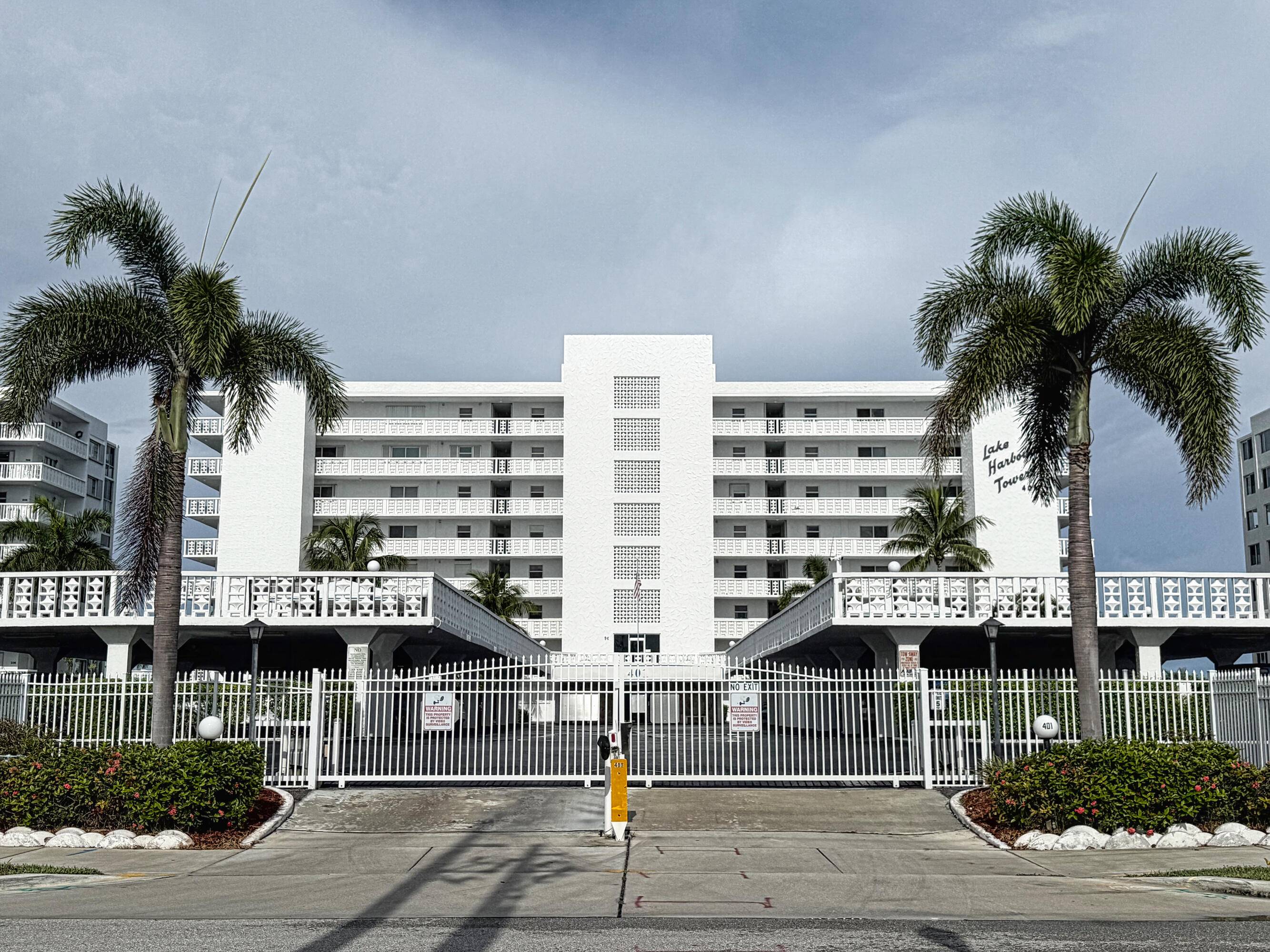 Lake Park, FL 33403,401 Lake Shore DR 801