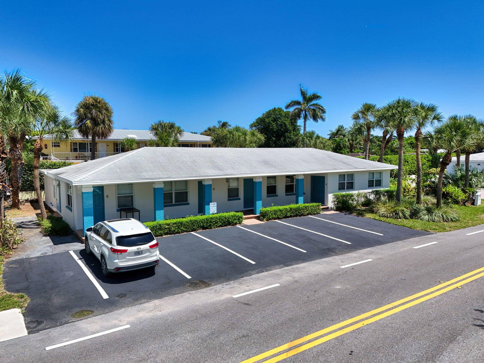 Palm Beach Shores, FL 33404,343 Bamboo RD 1-4