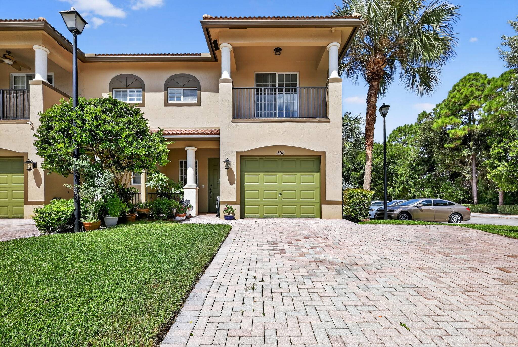 Lake Worth, FL 33463,6272 S Military Trail 206