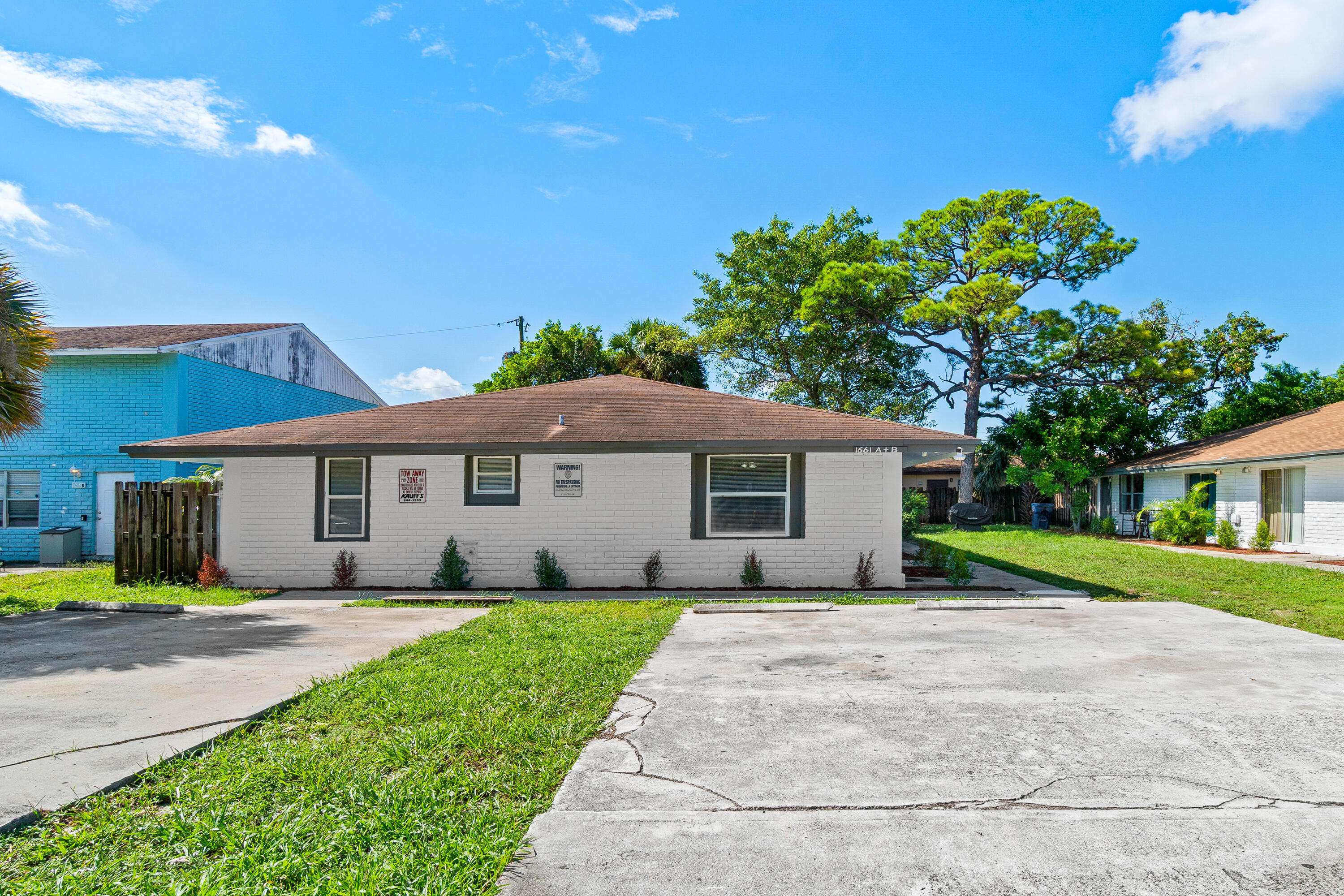 Riviera Beach, FL 33404,1661 W 27th ST A & B