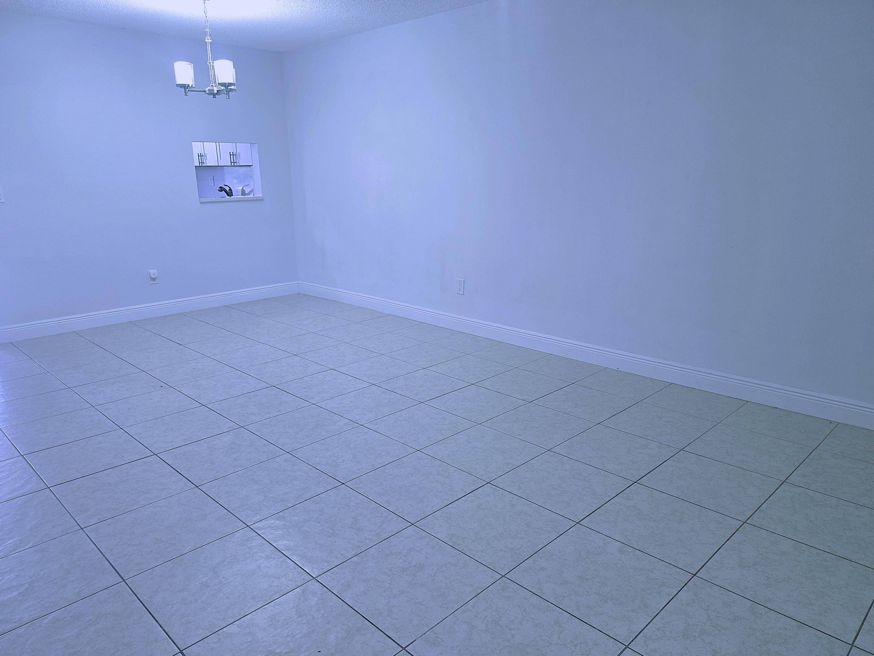 West Palm Beach, FL 33415,2886 E Fernley DR 40