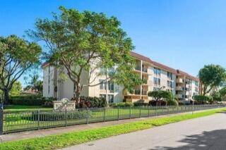 Boca Raton, FL 33432,1000 Spanish River RD 4s