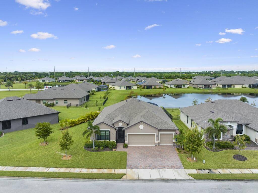 Vero Beach, FL 32968,5614 1st SQ