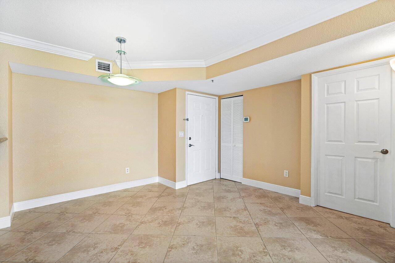 Hypoluxo, FL 33462,135 Yacht Club WAY 206