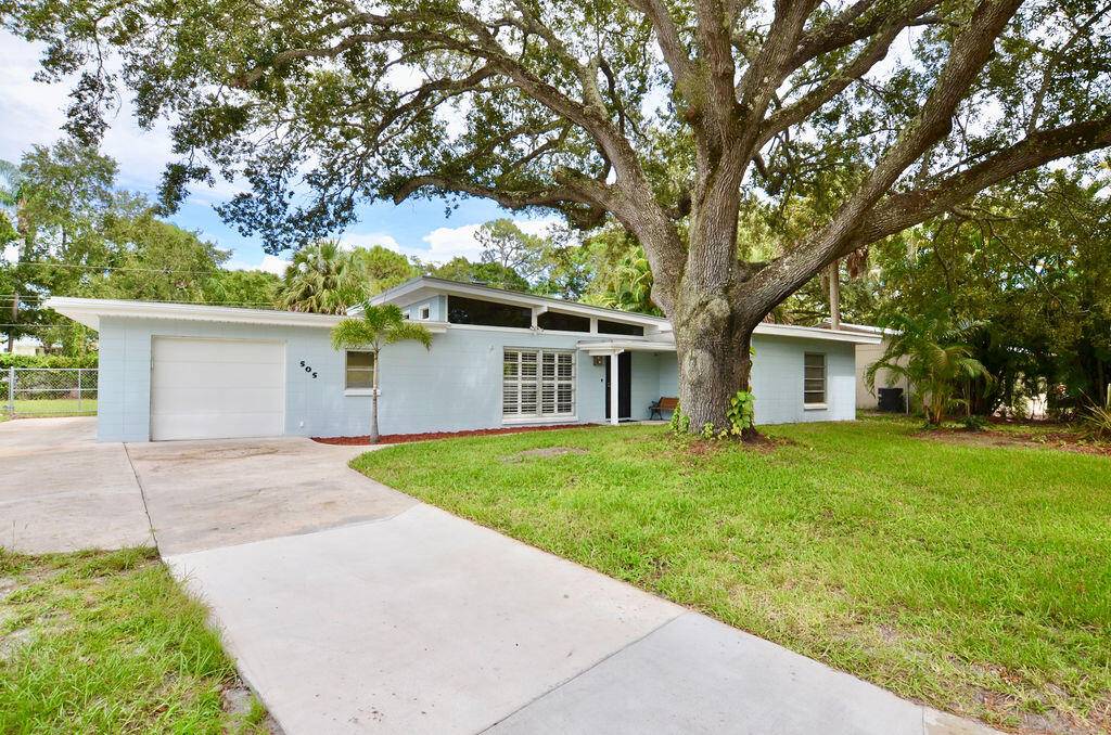 Port Saint Lucie, FL 34952,505 E Coconut AVE