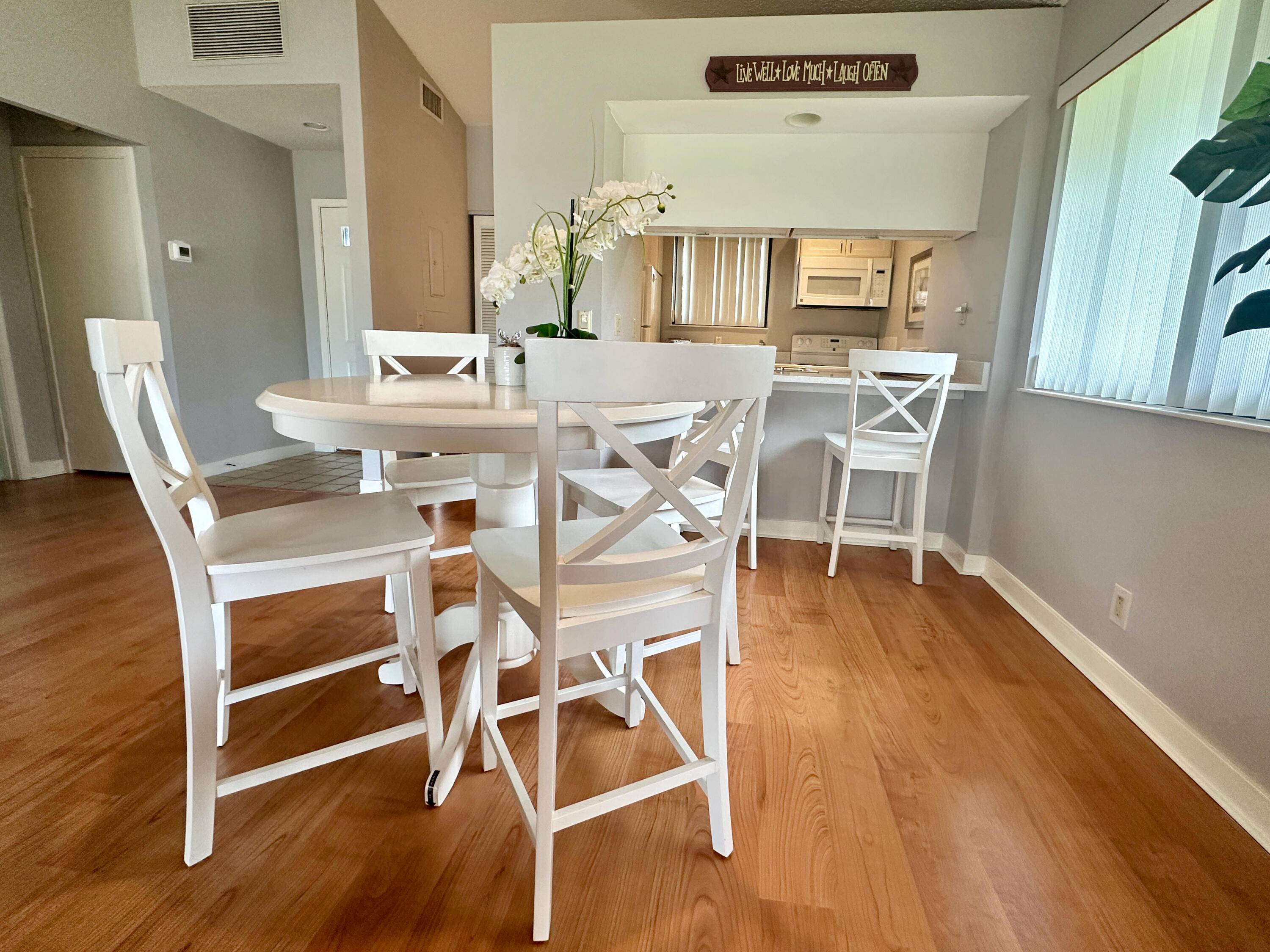 Palm Beach Gardens, FL 33418,305 Club DR