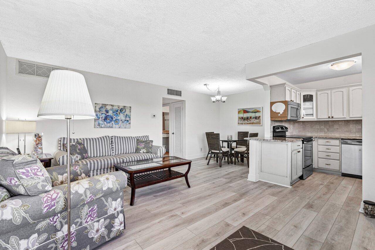 Boca Raton, FL 33431,2871 N Ocean BLVD C417