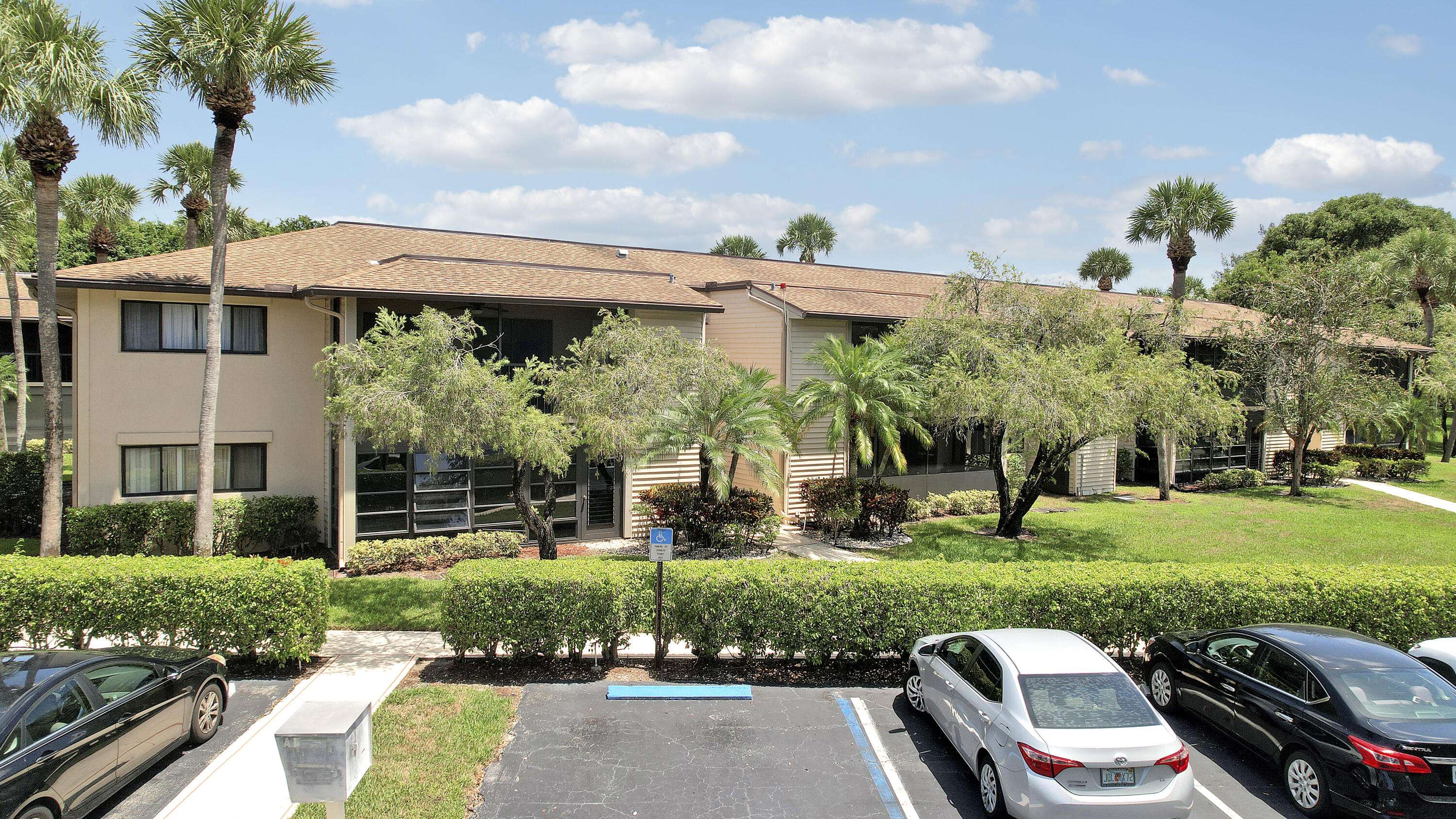 Delray Beach, FL 33484,15484 Lakes Of Delray BLVD 103