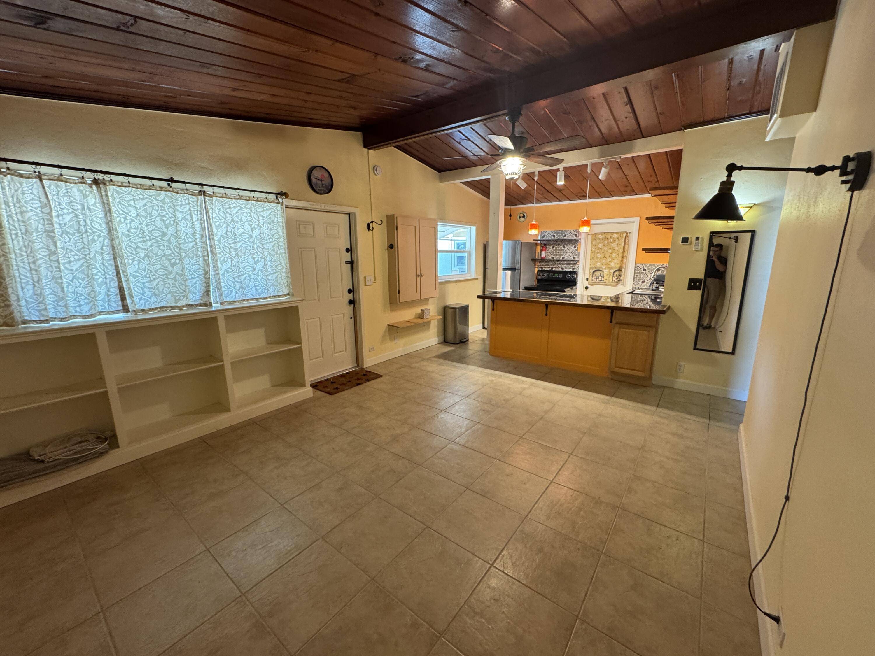 Boca Raton, FL 33487,325 Jeffery ST