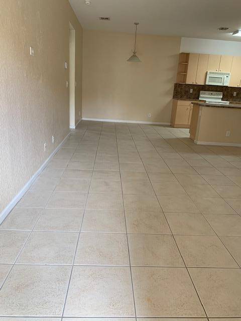 Palm Springs, FL 33406,3565 Forest Hill BLVD 86