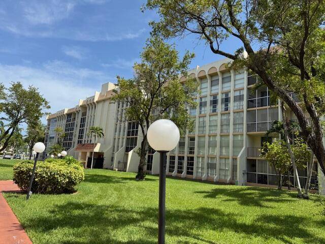 Hallandale Beach, FL 33009,801 Three Islands BLVD 508