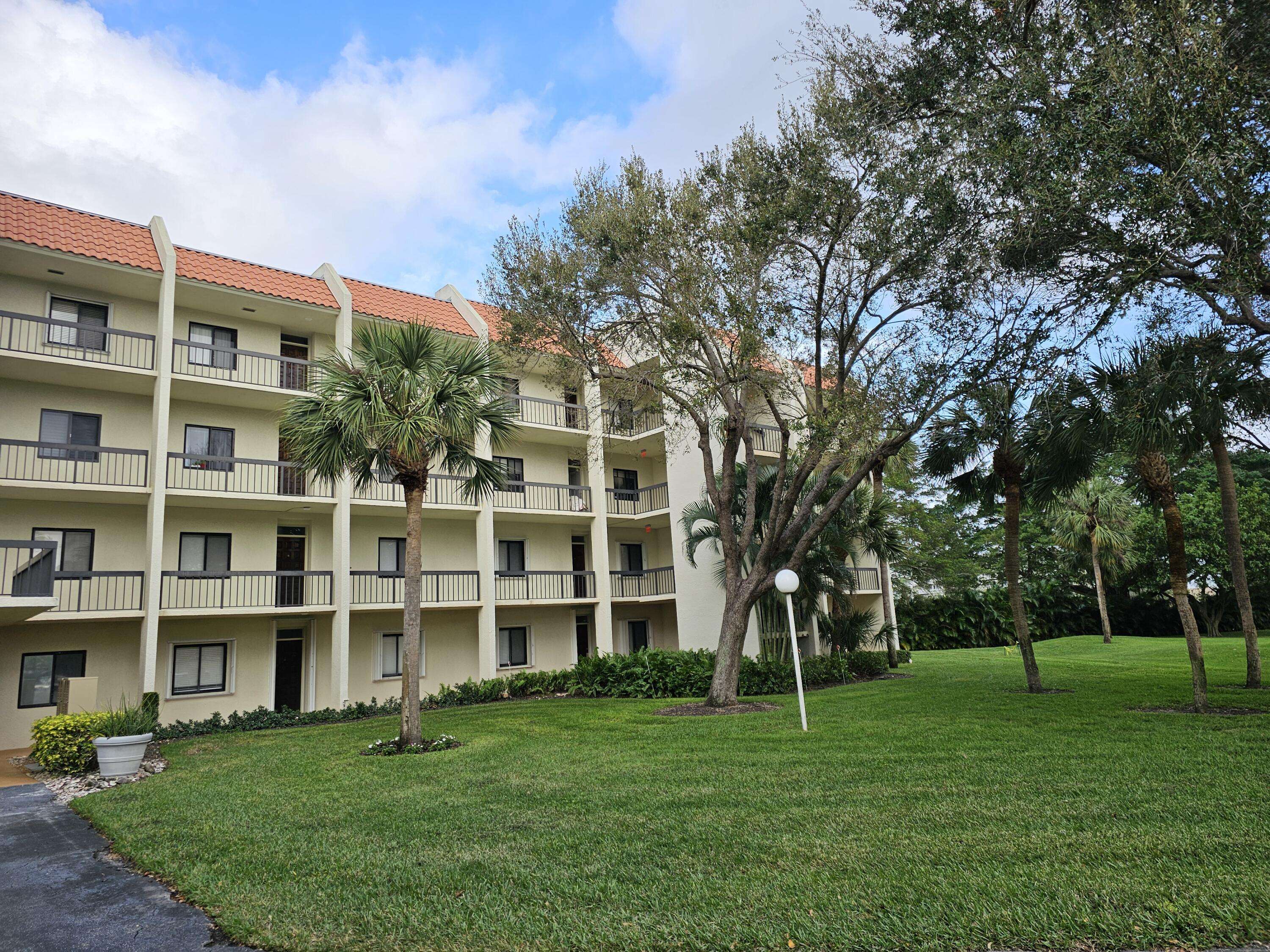 West Palm Beach, FL 33401,2500 Presidential 105 WAY 105