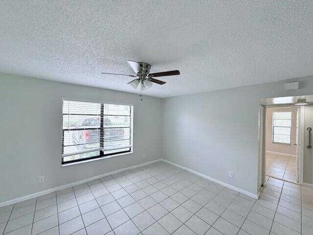 West Palm Beach, FL 33415,5924 Longbow LN 1