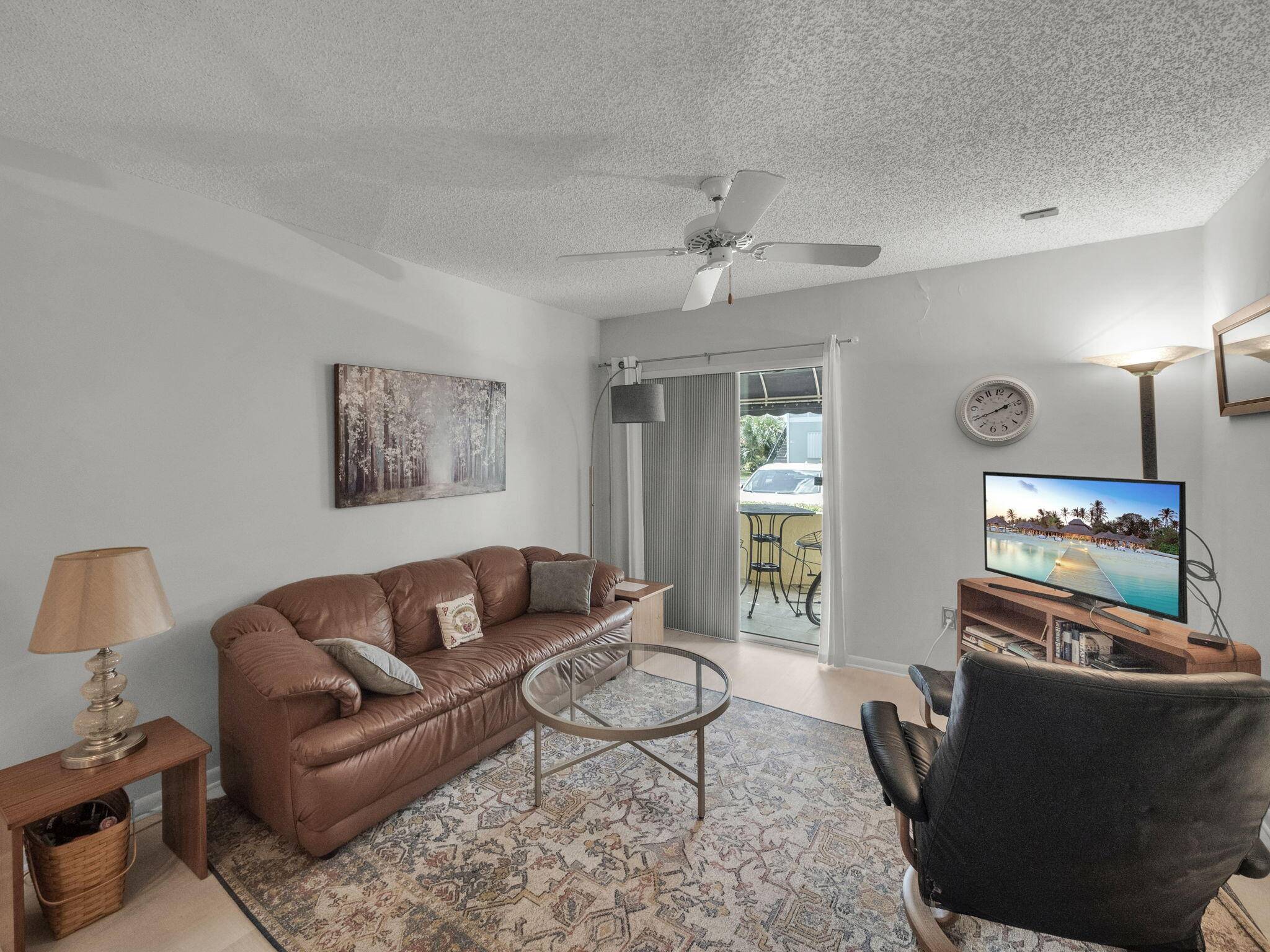 Hypoluxo, FL 33462,164 Waterside DR