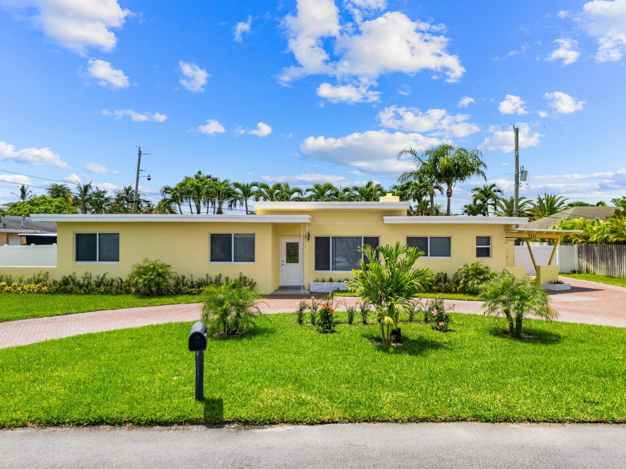 Lake Clarke Shores, FL 33406,7531 Edgewater CIR